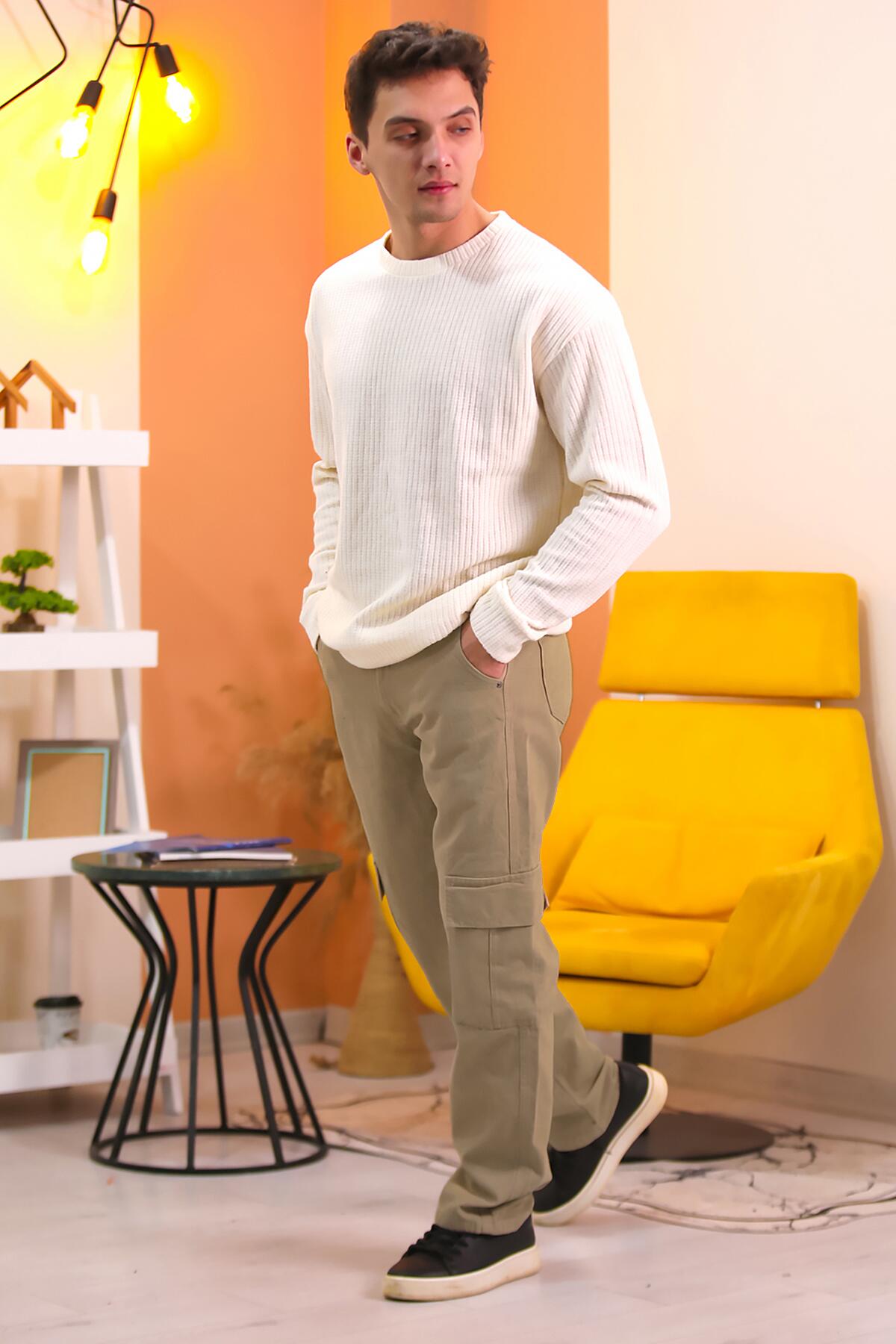 Erkek Kargo Cepli Boru Paça Kot Pantolon