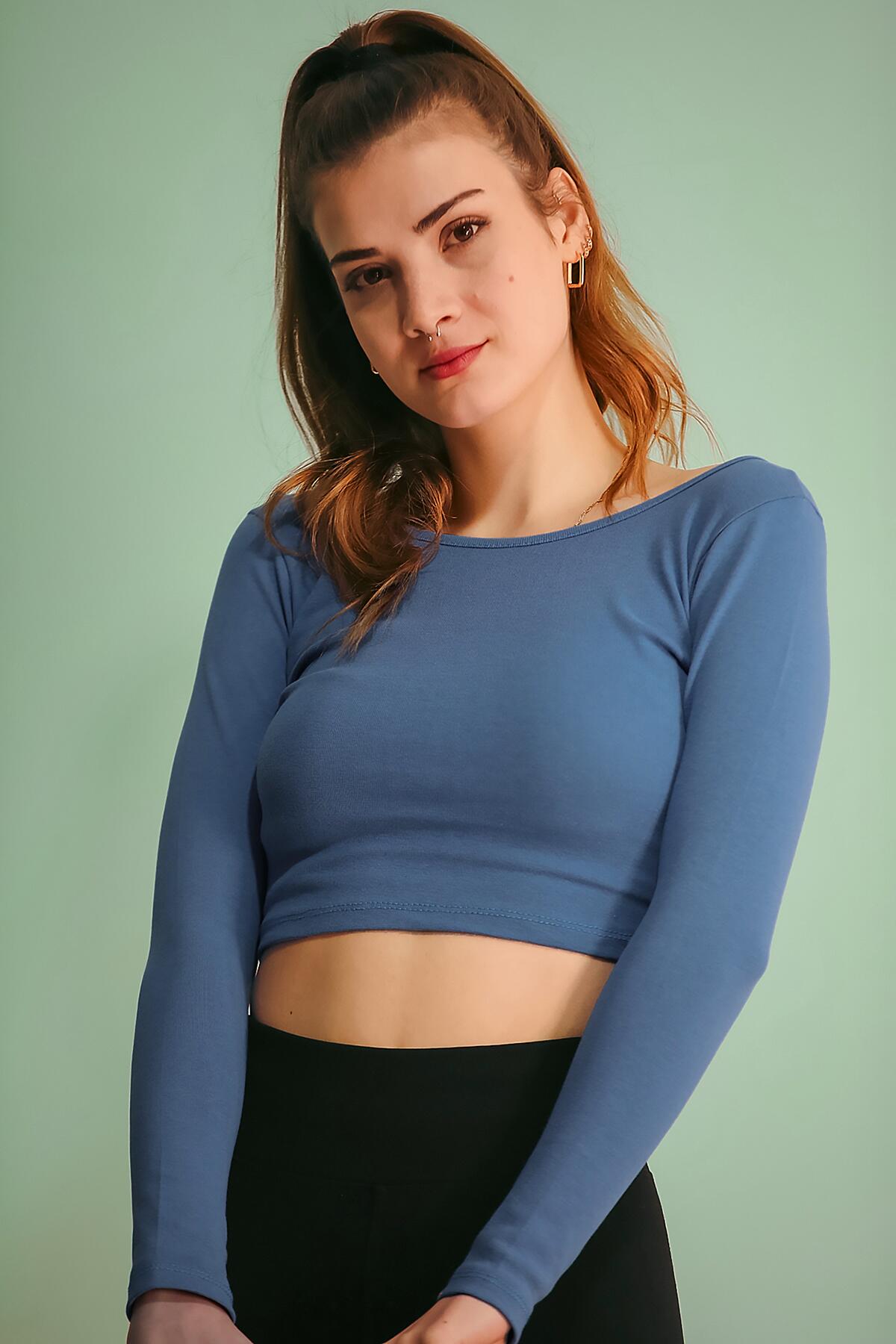 Kadın Sırt Çaprazlı Crop Bluz