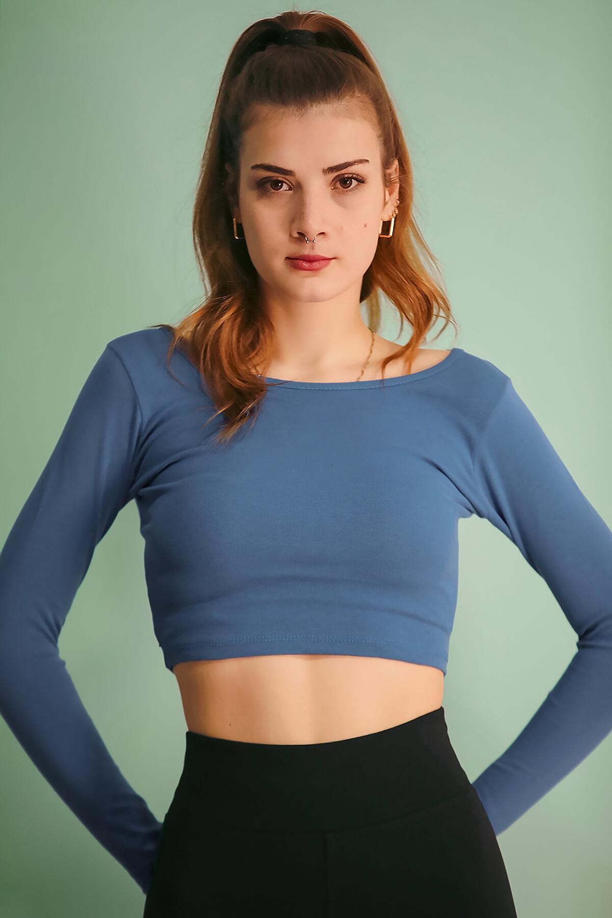 Kadın Sırt Çaprazlı Crop Bluz