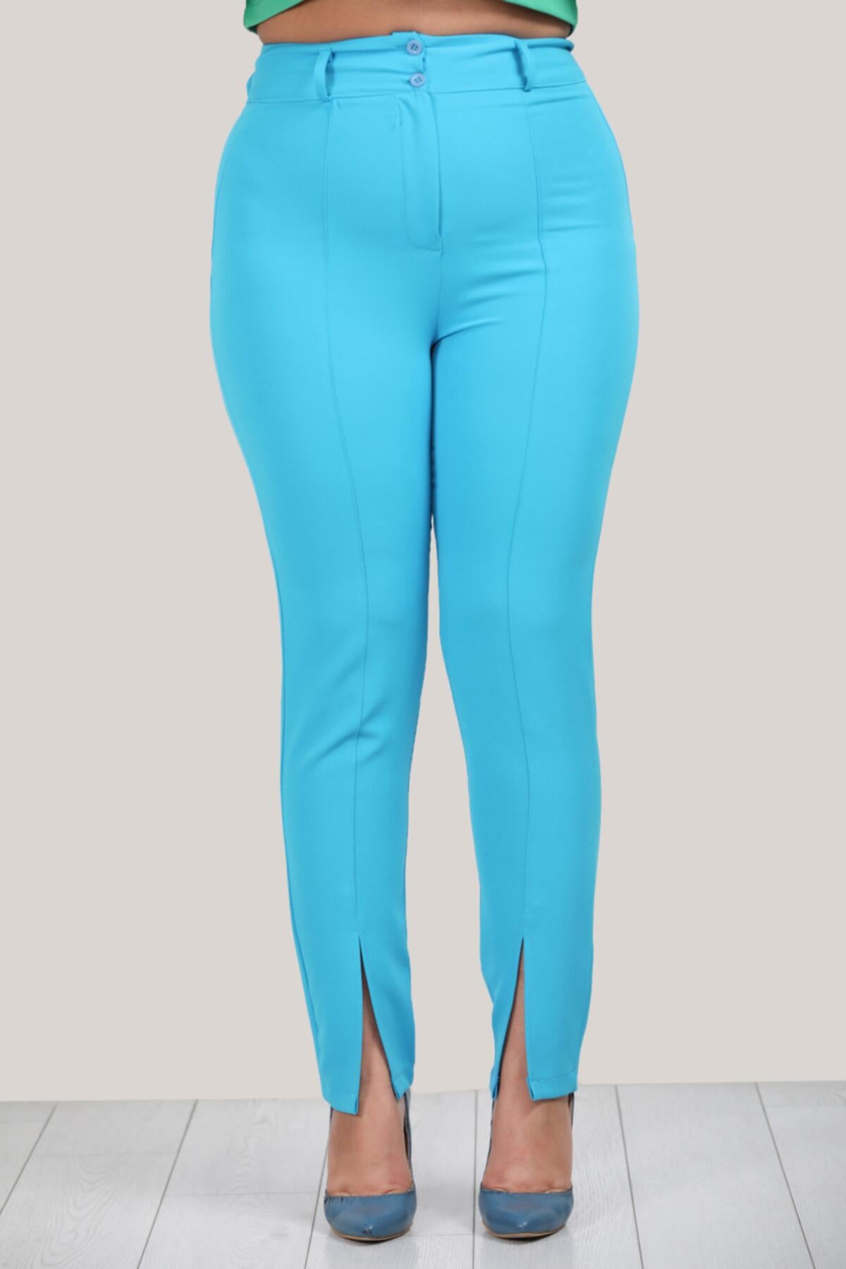 Büyük Beden Yırtmaçlı Pantolon