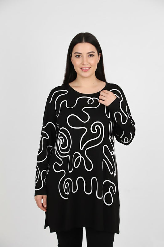 Detaila Büyük Beden Ön İşlemeli Bluz Siyah