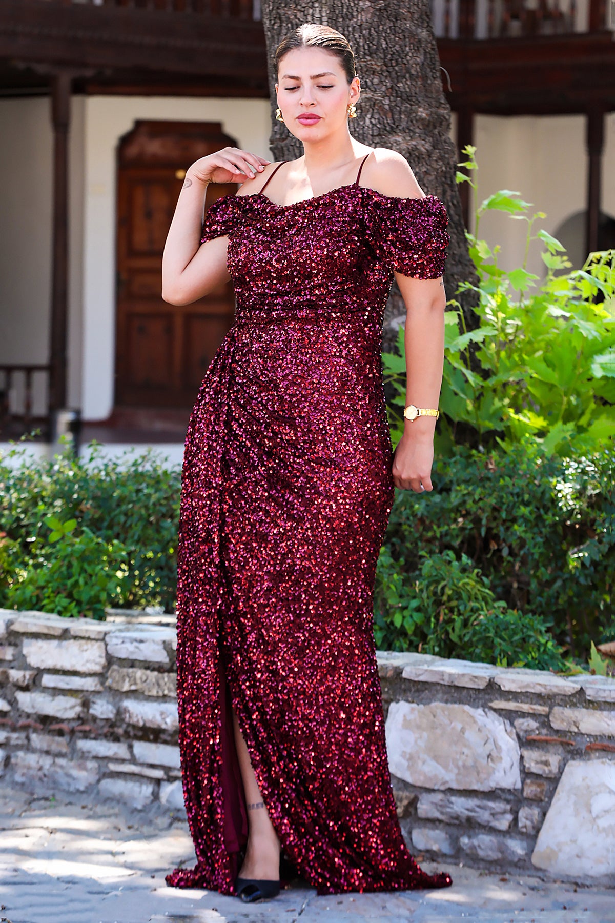 Büyük Beden Düşük Omuz Yırtmaçlı Pullu Uzun Abiye Bordo