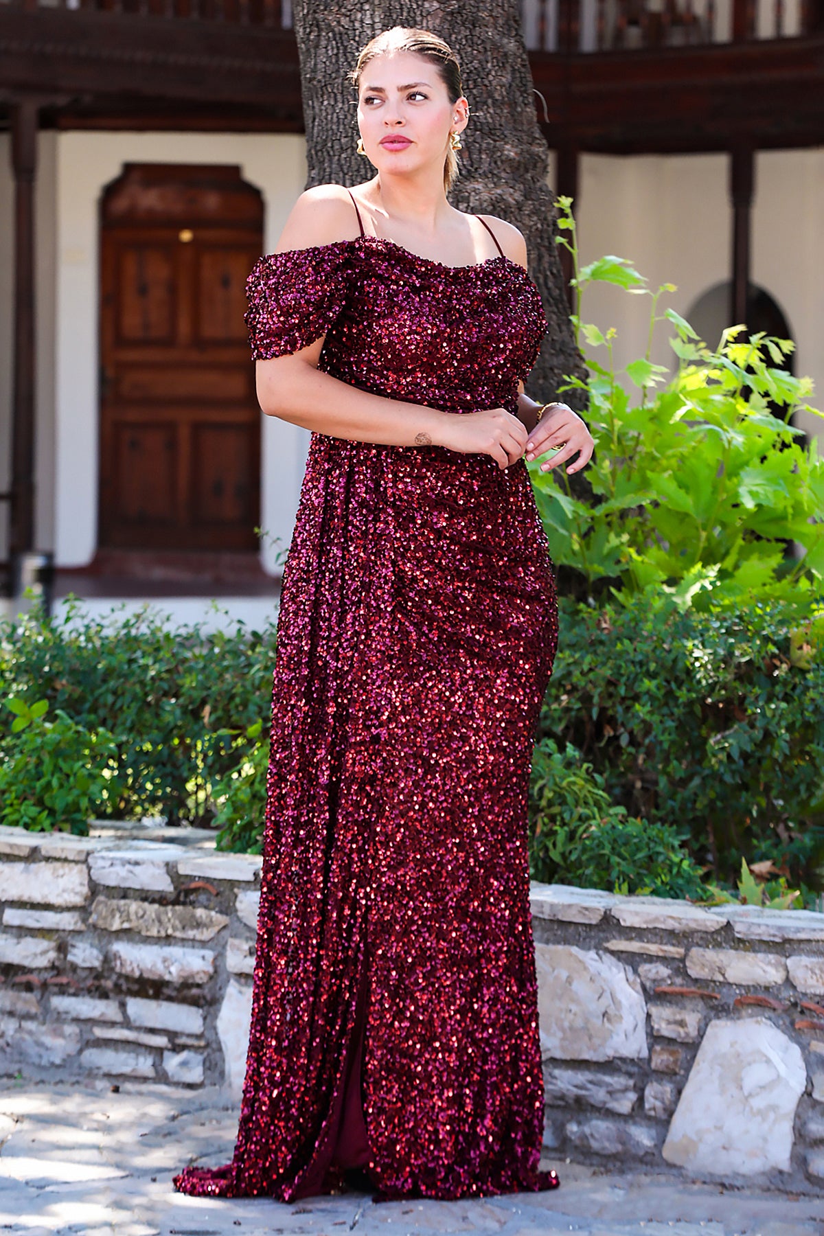 Büyük Beden Düşük Omuz Yırtmaçlı Pullu Uzun Abiye Bordo