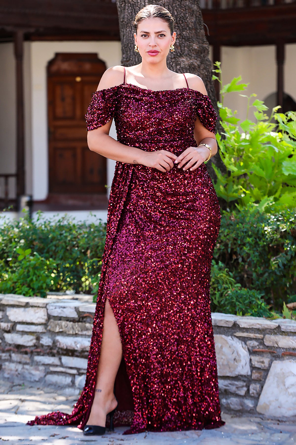 Büyük Beden Düşük Omuz Yırtmaçlı Pullu Uzun Abiye Bordo