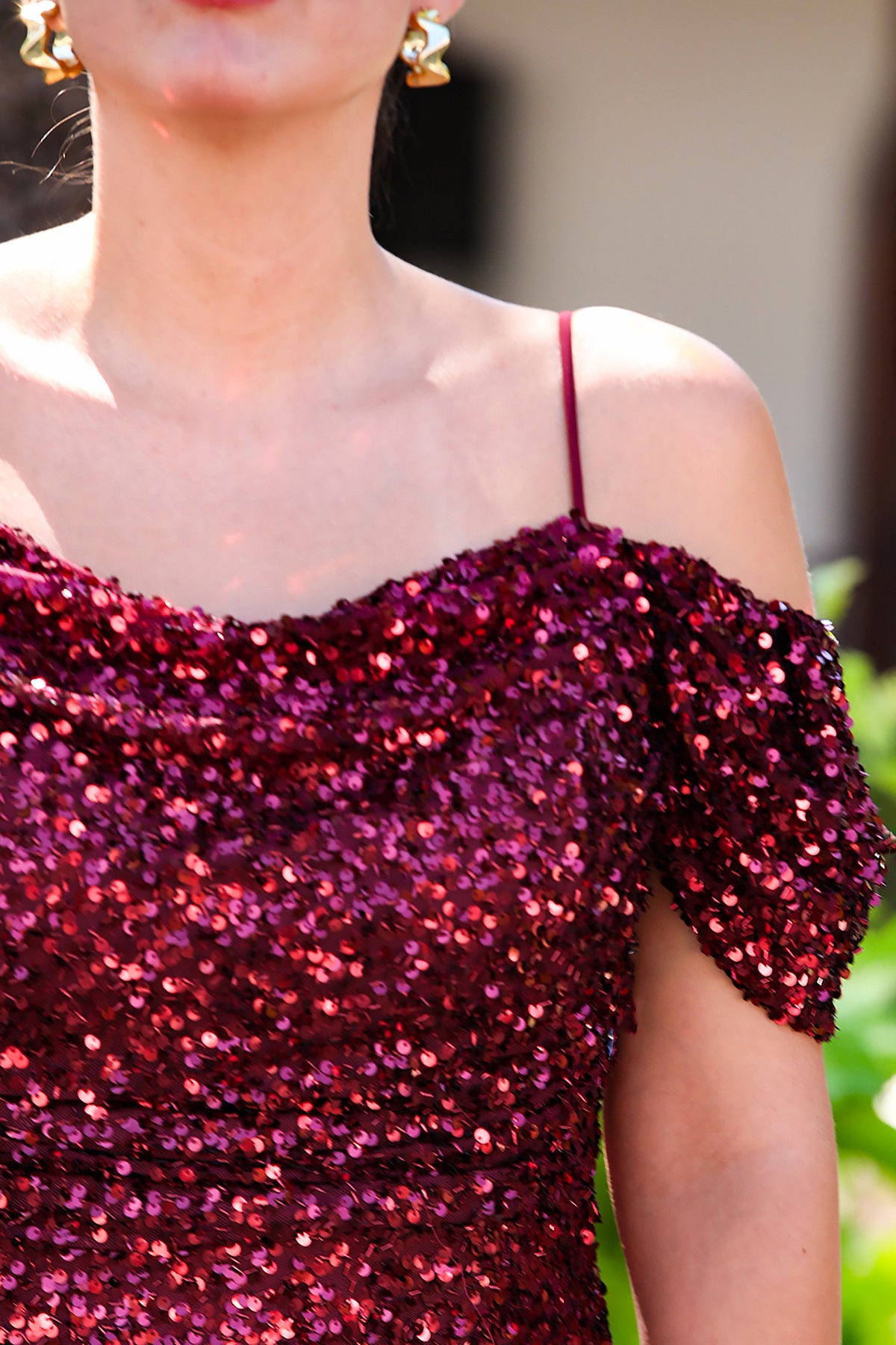 Büyük Beden Düşük Omuz Yırtmaçlı Pullu Uzun Abiye Bordo