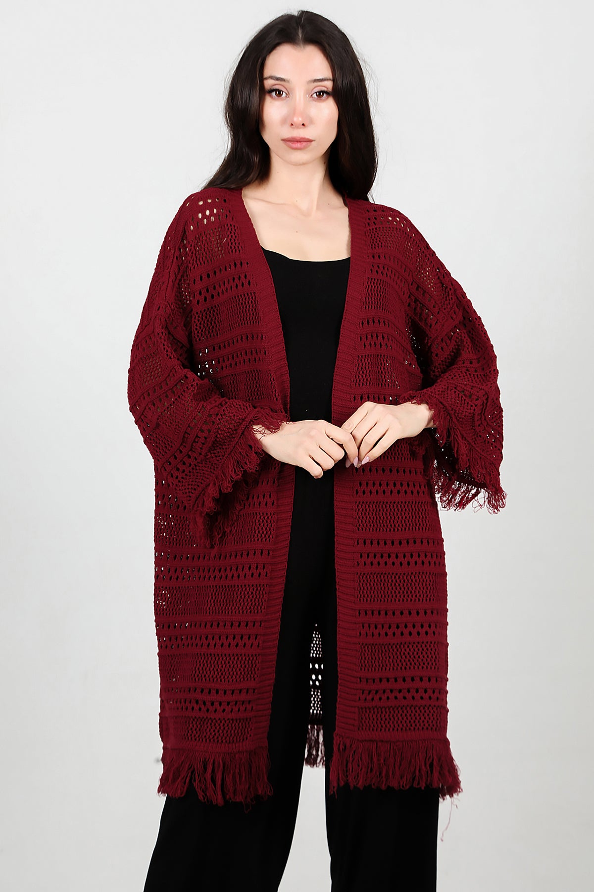 Kadın Kolları Püsküllü Delikli Hırka Bordo