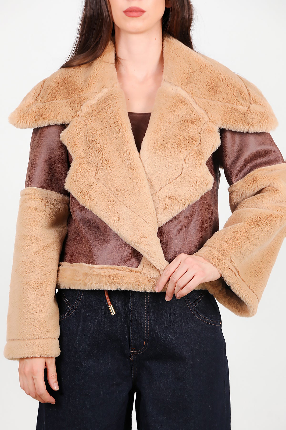 Kadın Geniş Yaka Kolu Peluş Süet Mont Camel