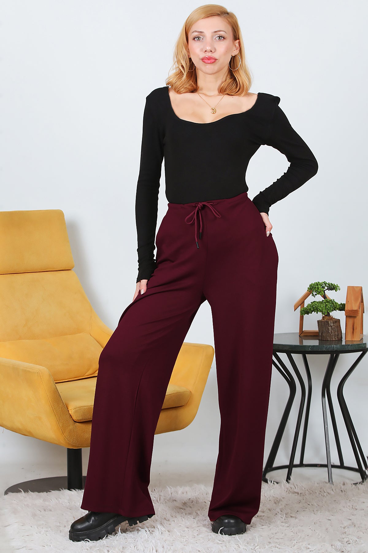Kadın Bağcıklı Bol Paça Pantolon Bordo