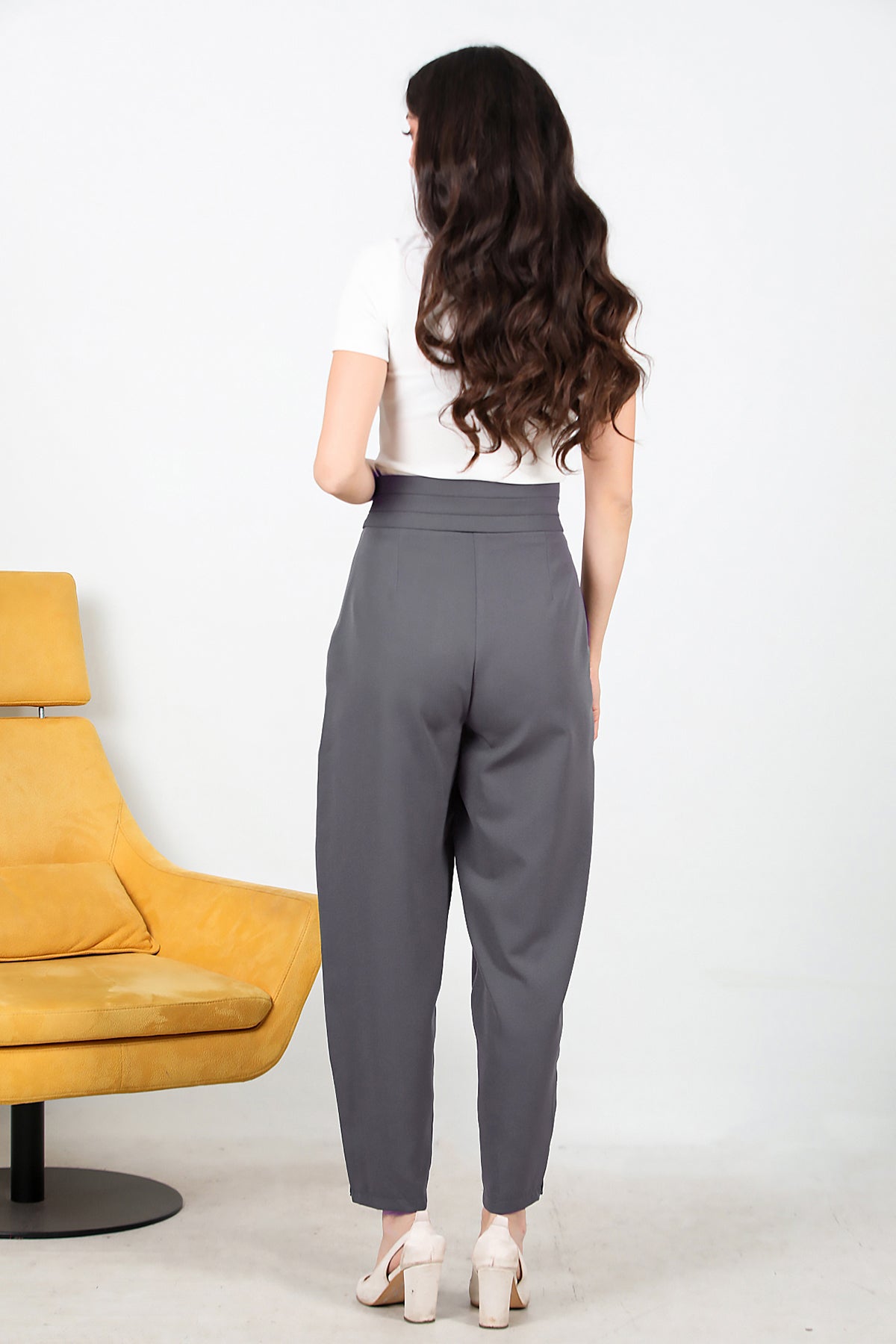 Kadın Beli Pileli Paça Düğmeli Pantolon Füme