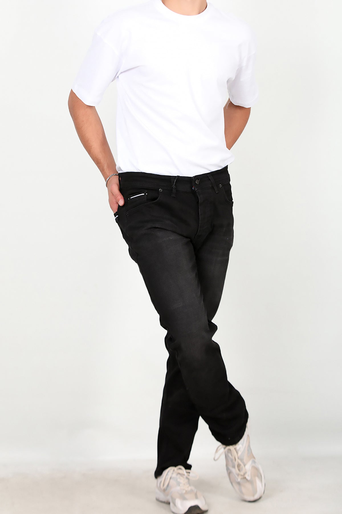 Erkek Yıkamalı Boru Paça Pantolon Siyah