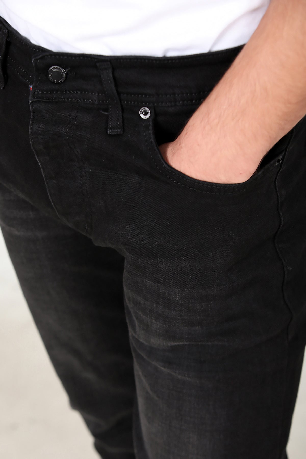 Erkek Yıkamalı Boru Paça Pantolon Siyah