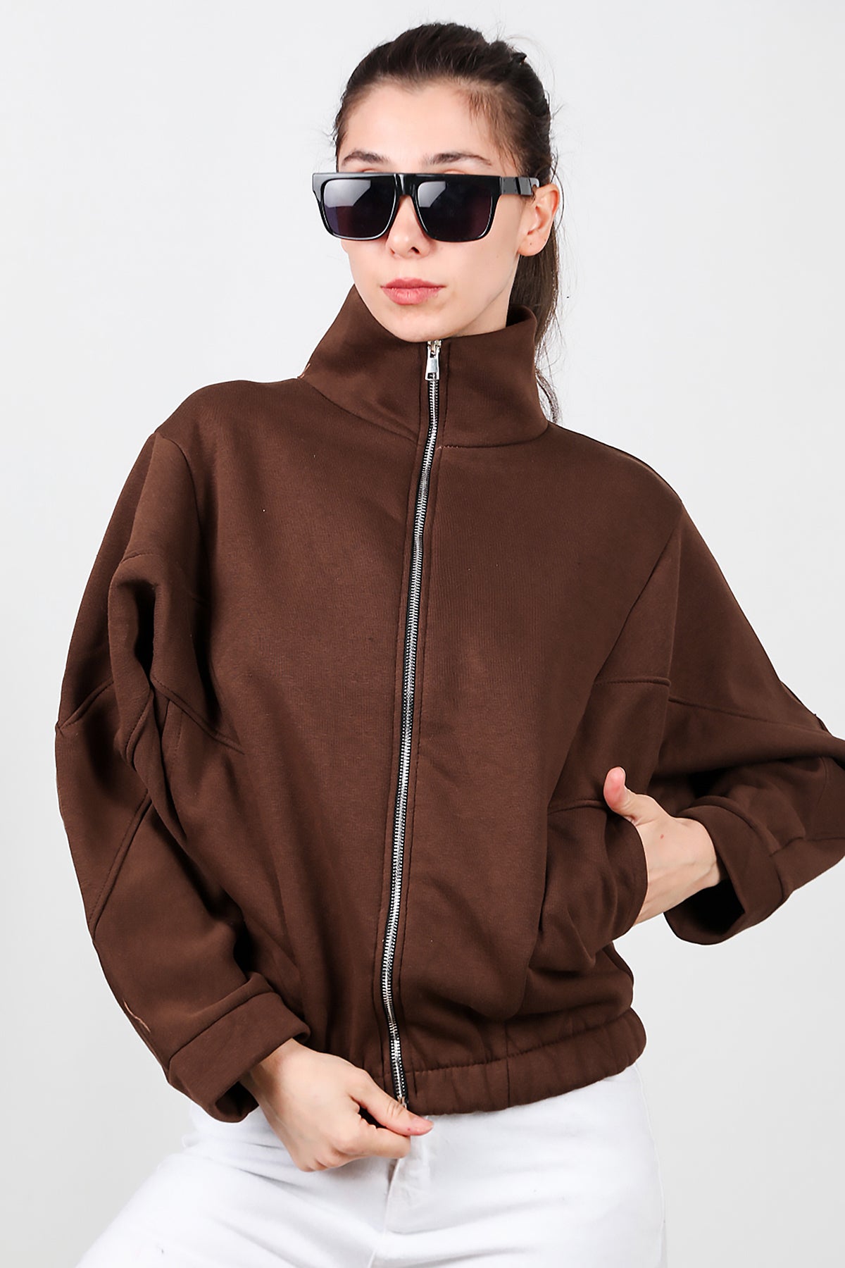 Kadın Dik Yaka Fermuarlı Sweat Kahverengi