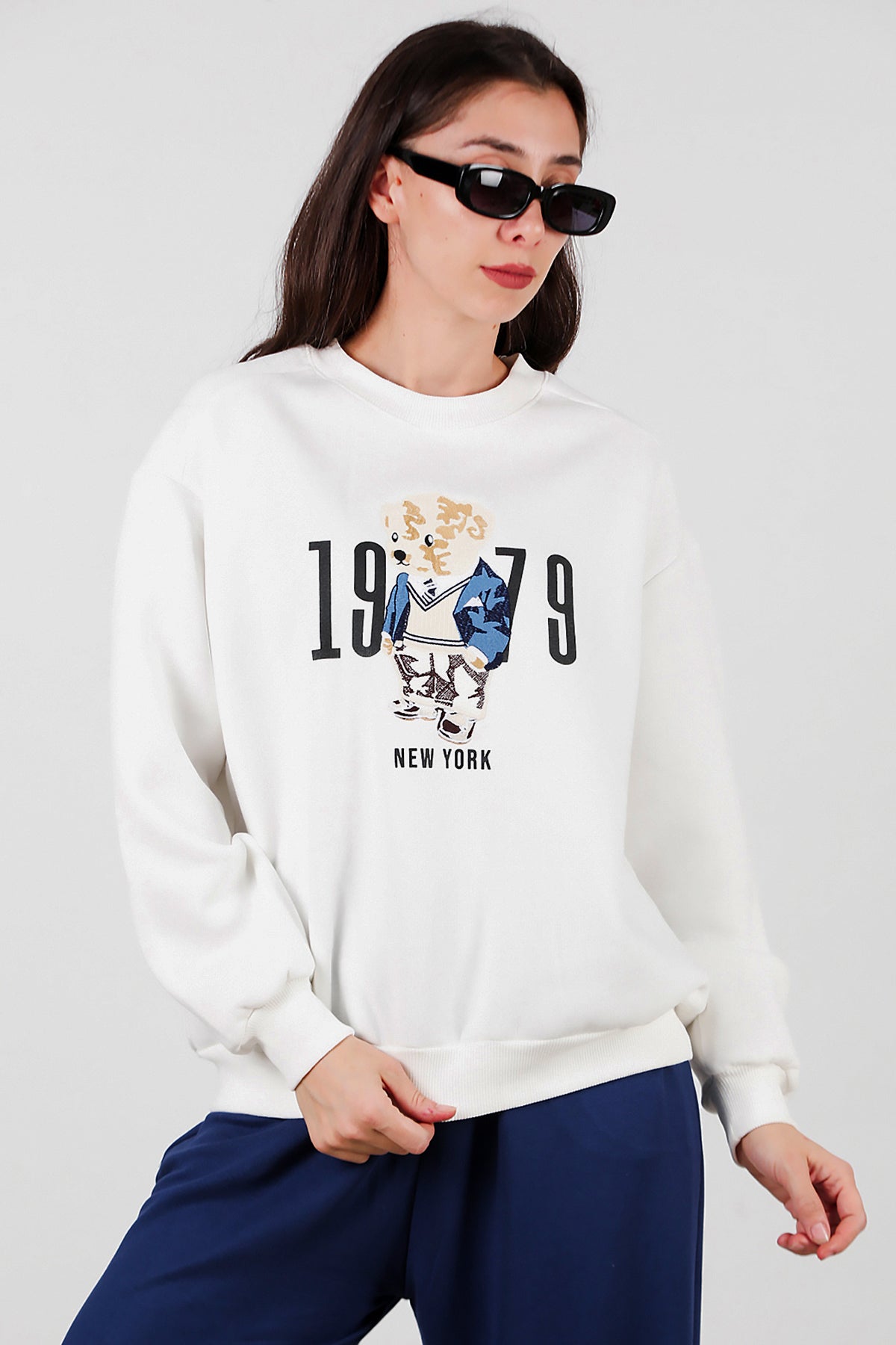 Kadın Nakışlı Şardonlu Bisiklet Yaka Sweat Ekru