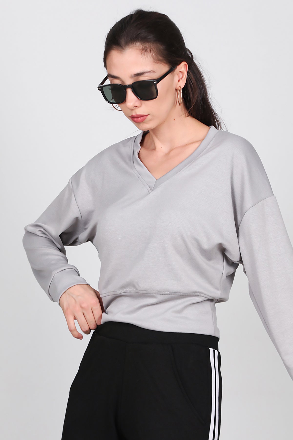 Kadın V Yaka Uzun Kol Sweat Gri