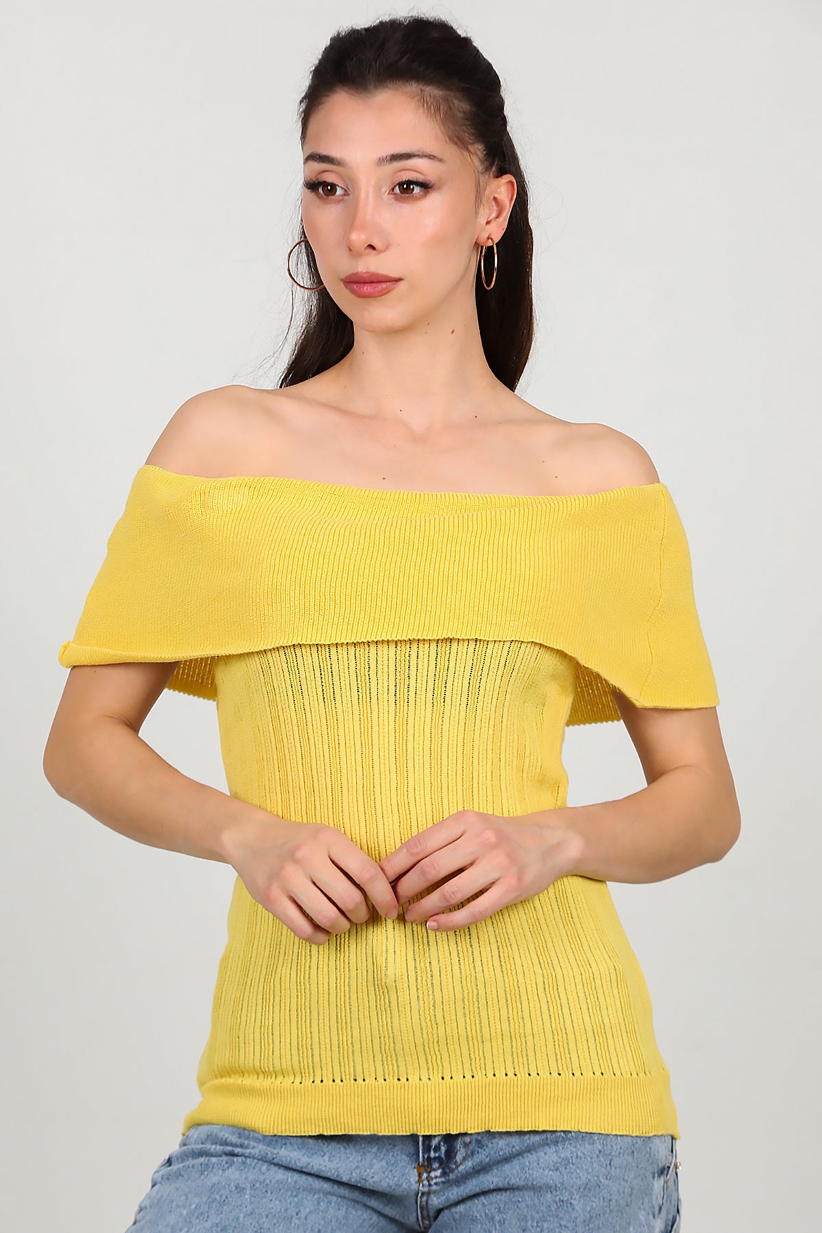 Kadın Madonna Yaka Triko Sarı