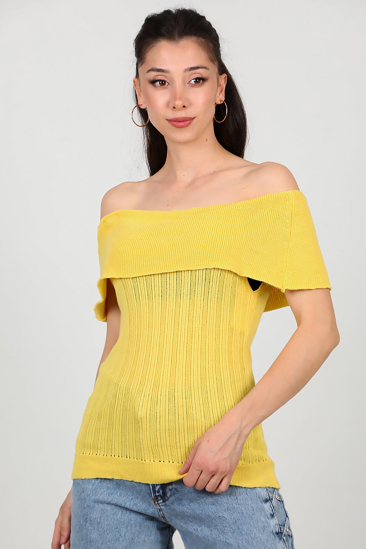 Kadın Madonna Yaka Triko Sarı