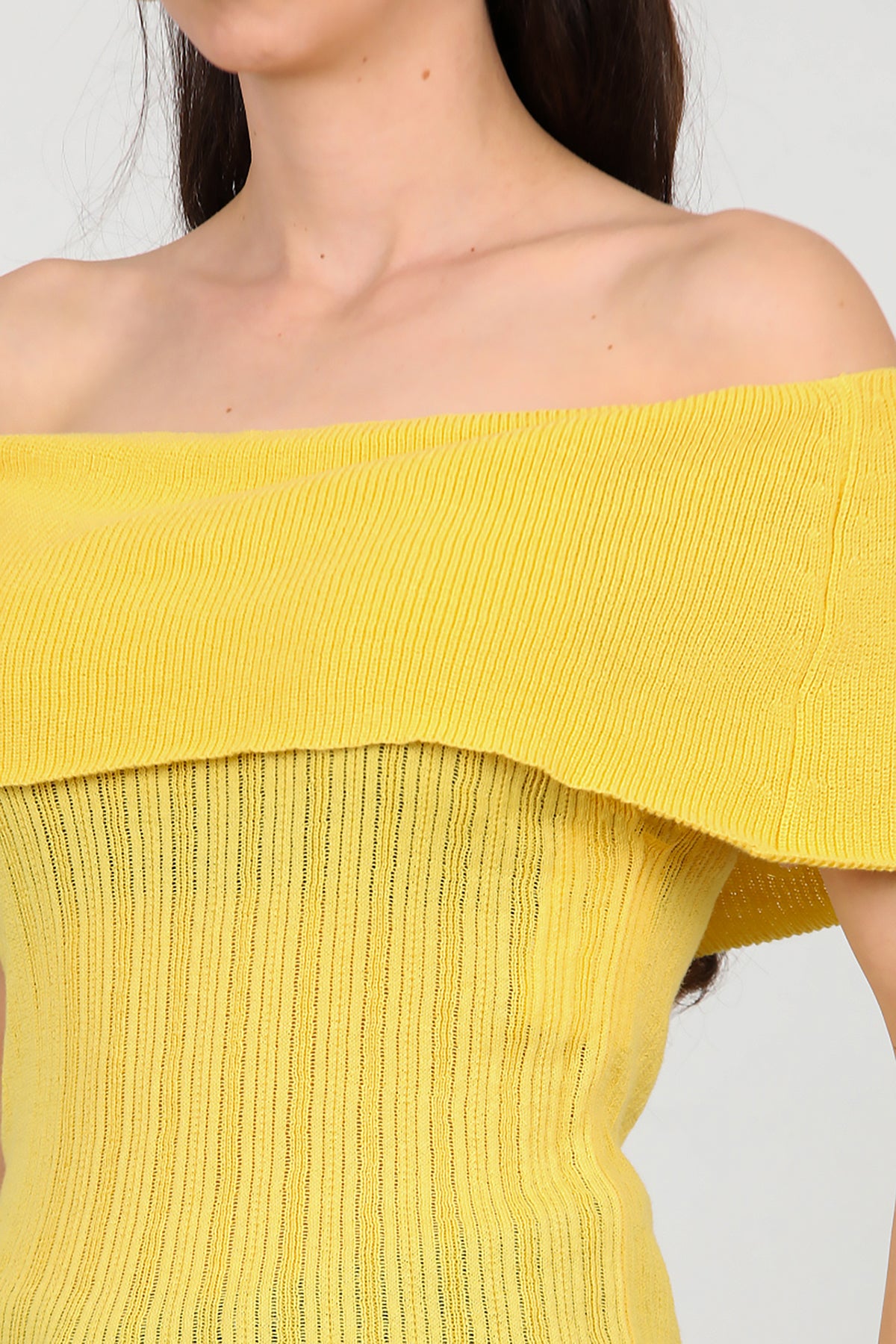 Kadın Madonna Yaka Triko Sarı