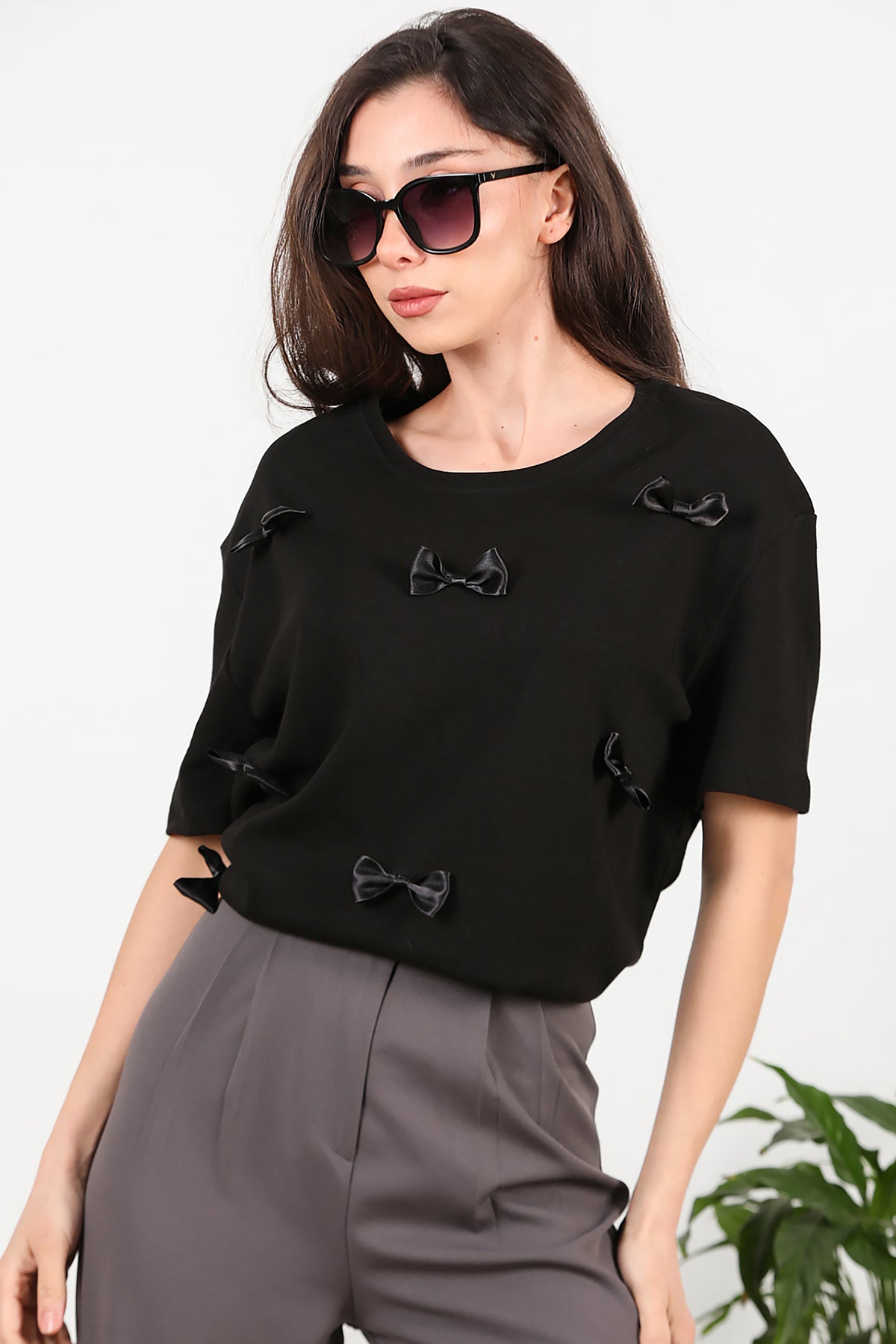 Kadın Fiyonk Detaylı Bisiklet Yaka T-shirt Siyah