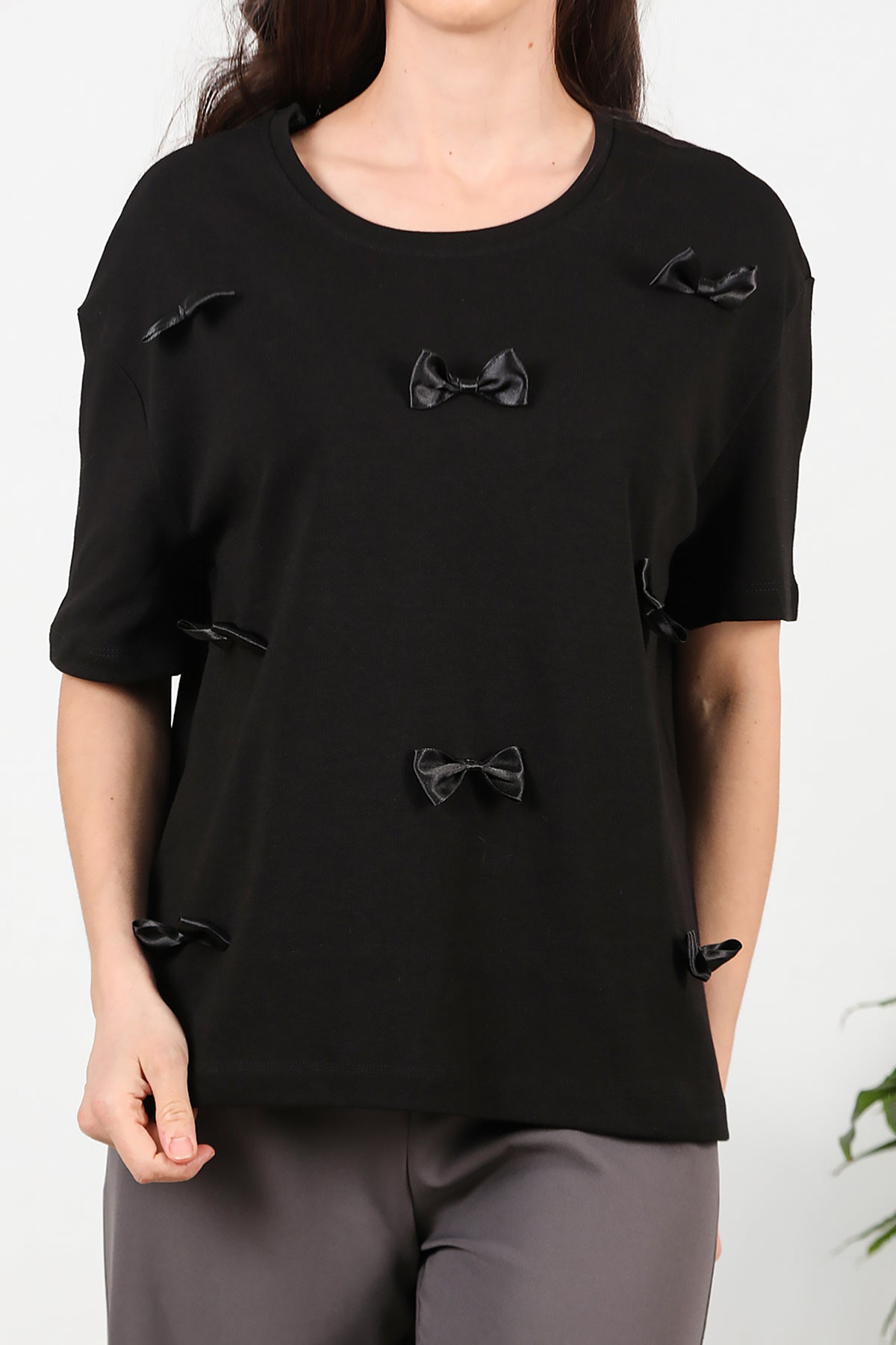 Kadın Fiyonk Detaylı Bisiklet Yaka T-shirt Siyah