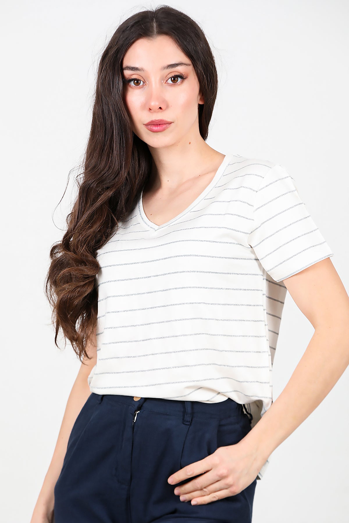 Kadın Çizgili V Yaka T-shirt Ekru