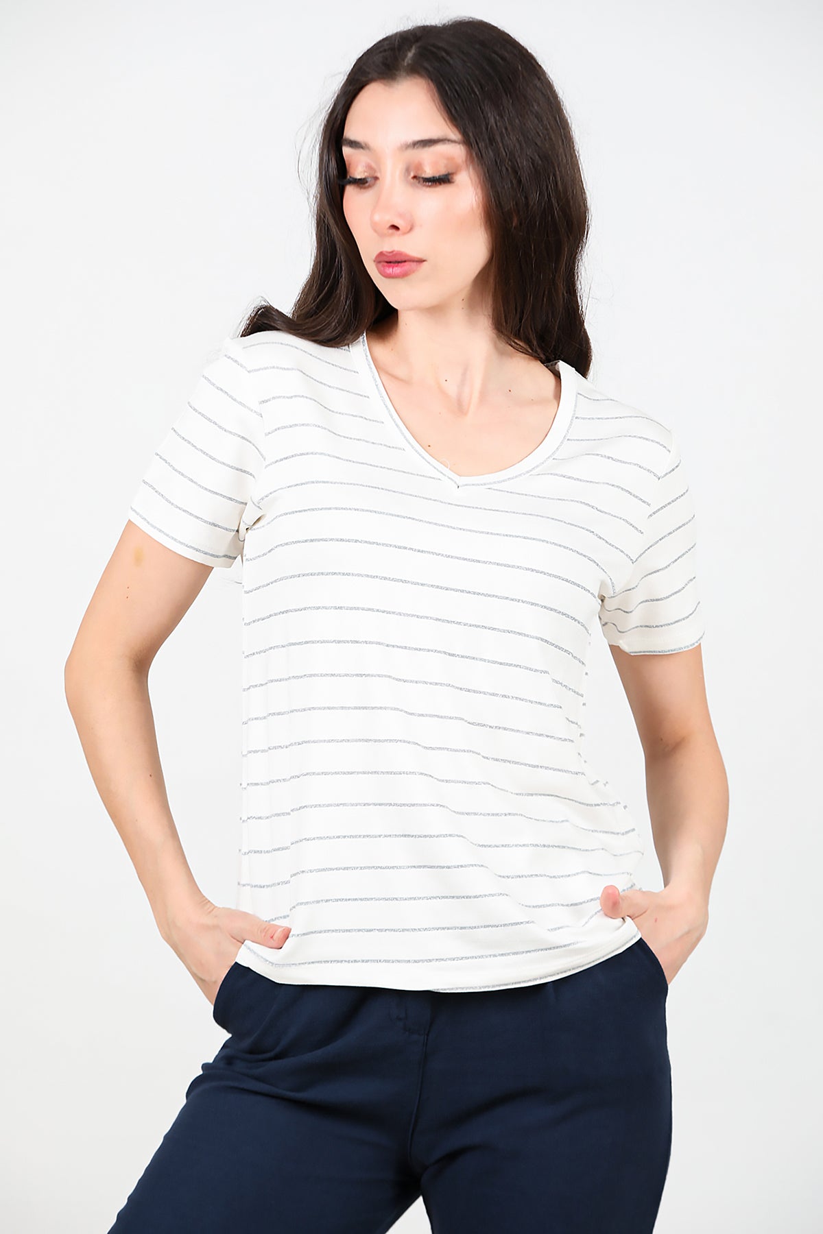 Kadın Çizgili V Yaka T-shirt Ekru