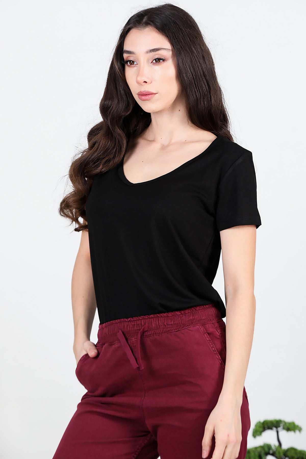 Kadın V Yaka T-shirt Siyah