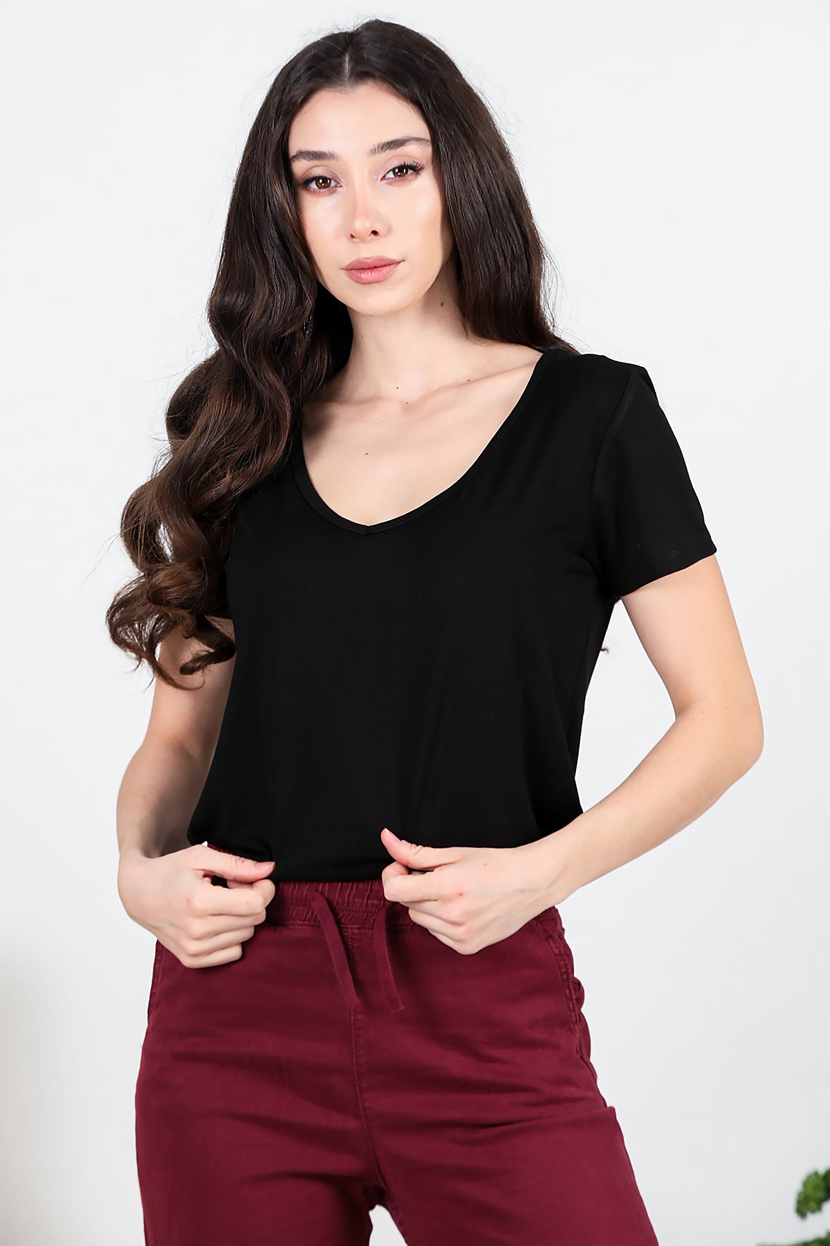 Kadın V Yaka T-shirt Siyah