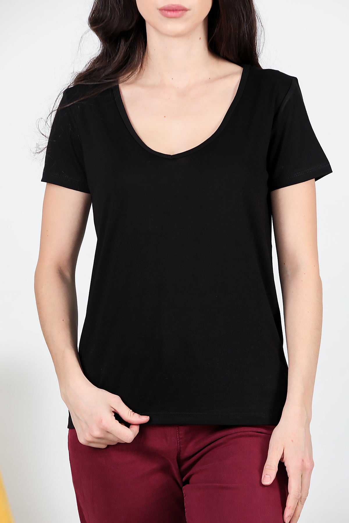 Kadın V Yaka T-shirt Siyah