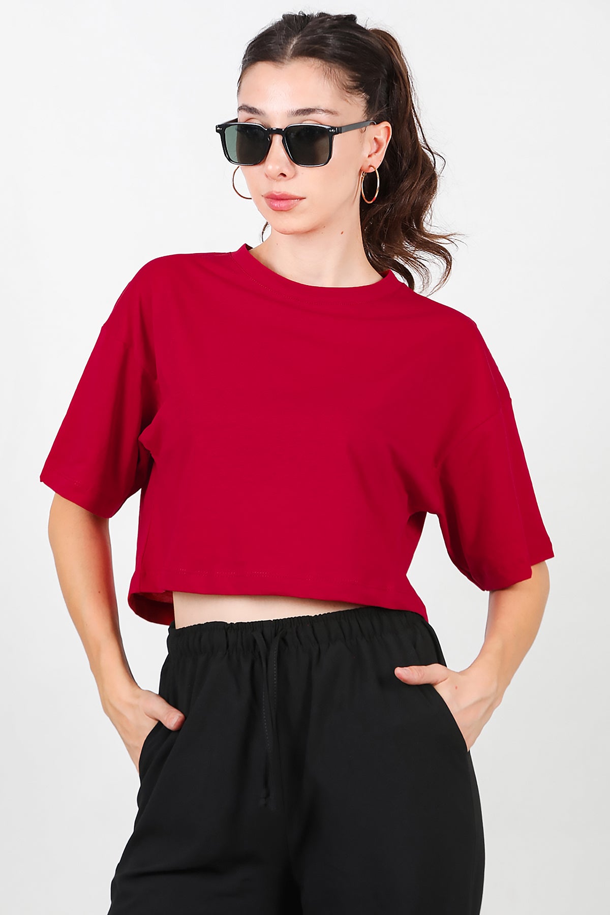 Kadın Bisiklet Yaka Kısa T-Shirt Kırmızı