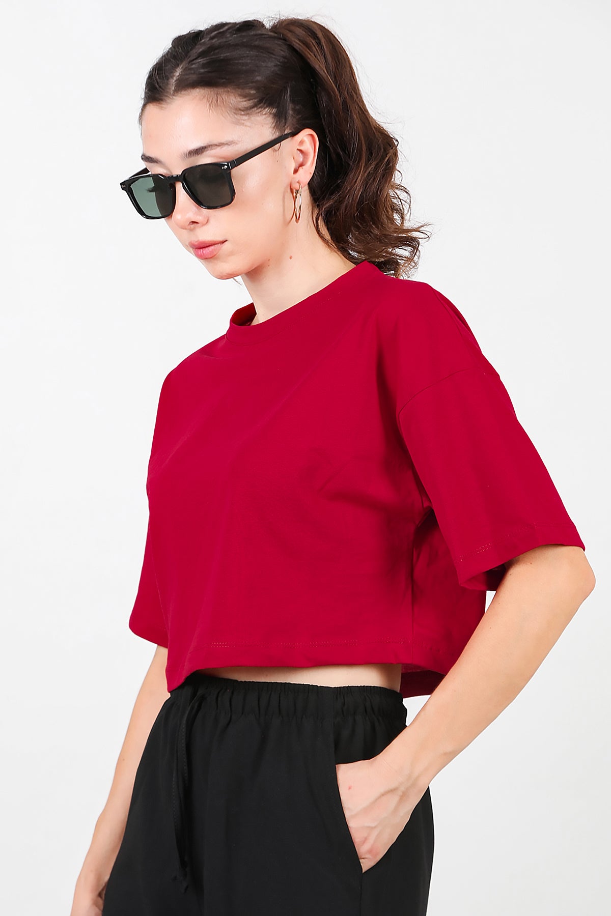 Kadın Bisiklet Yaka Kısa T-Shirt Kırmızı