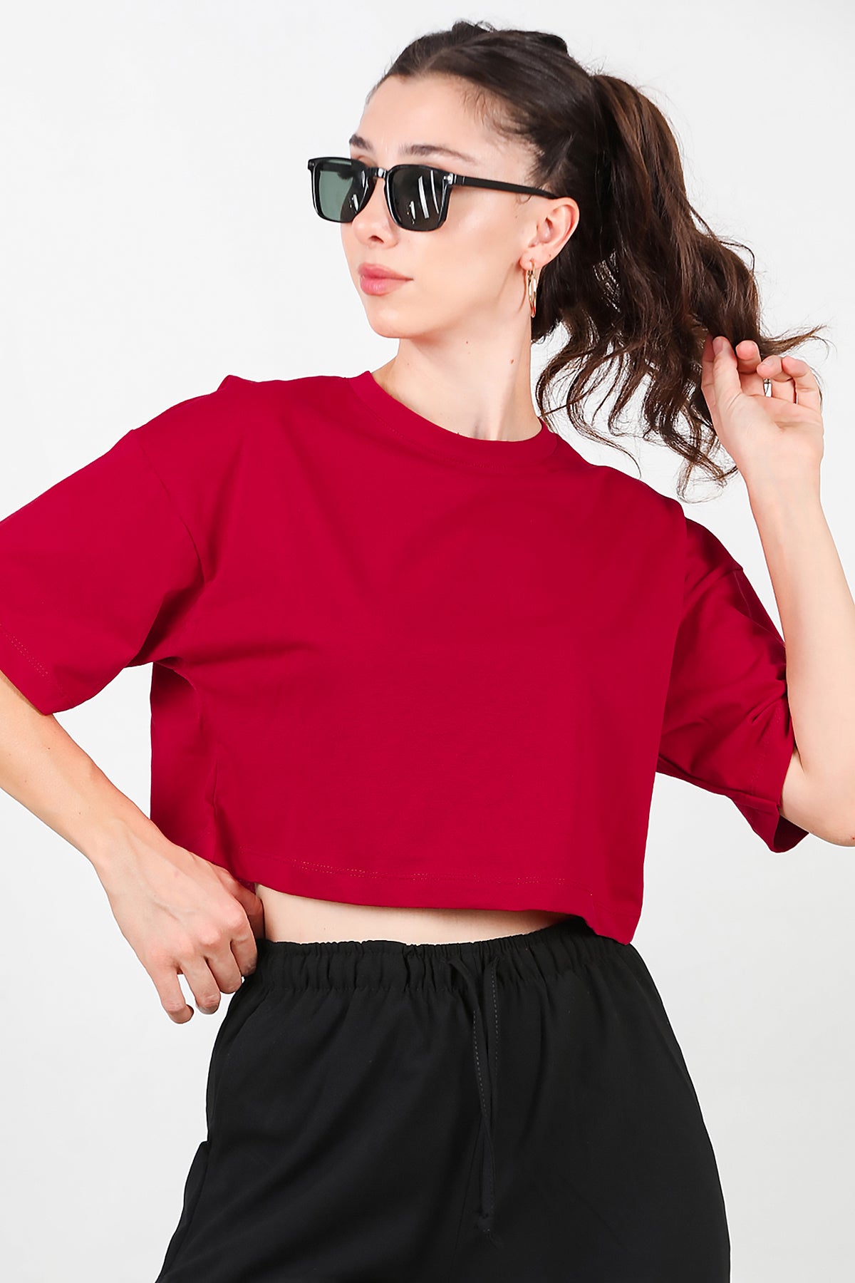 Kadın Bisiklet Yaka Kısa T-Shirt Kırmızı