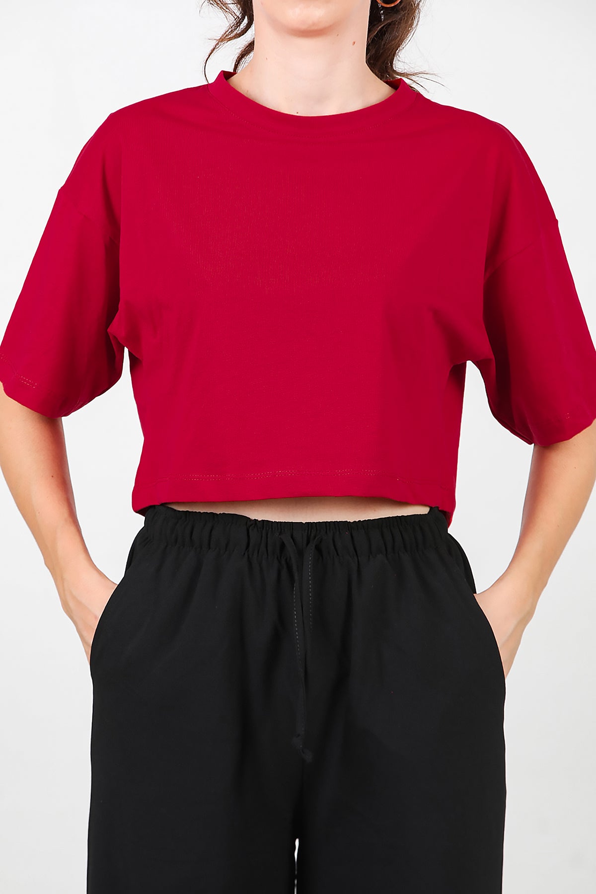 Kadın Bisiklet Yaka Kısa T-Shirt Kırmızı