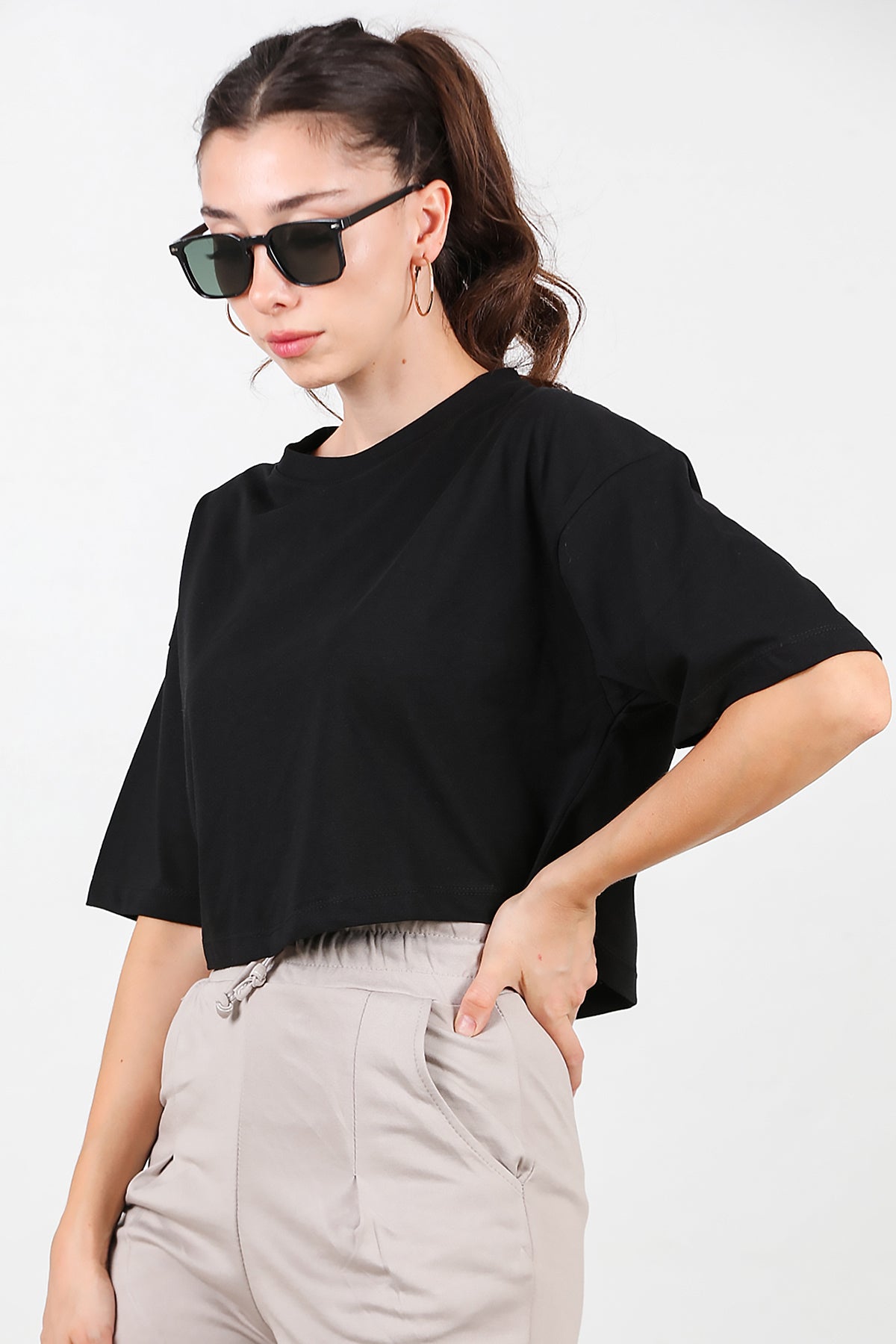 Kadın Bisiklet Yaka Kısa T-Shirt Siyah