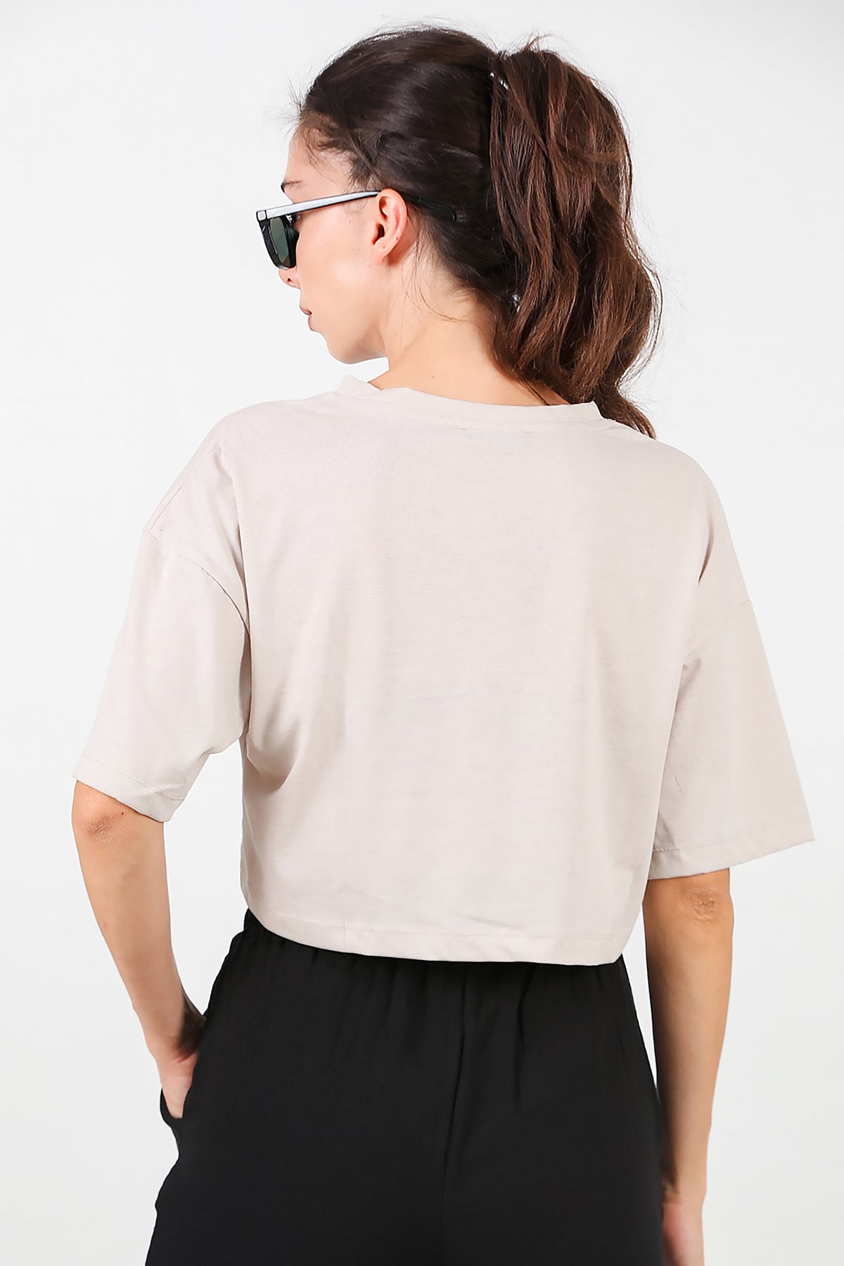 Kadın Bisiklet Yaka Kısa T-Shirt Taş