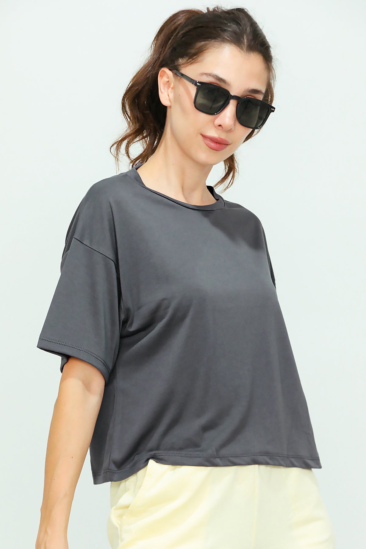 Kadın Bisiklet Yaka Kısa T-shirt Füme