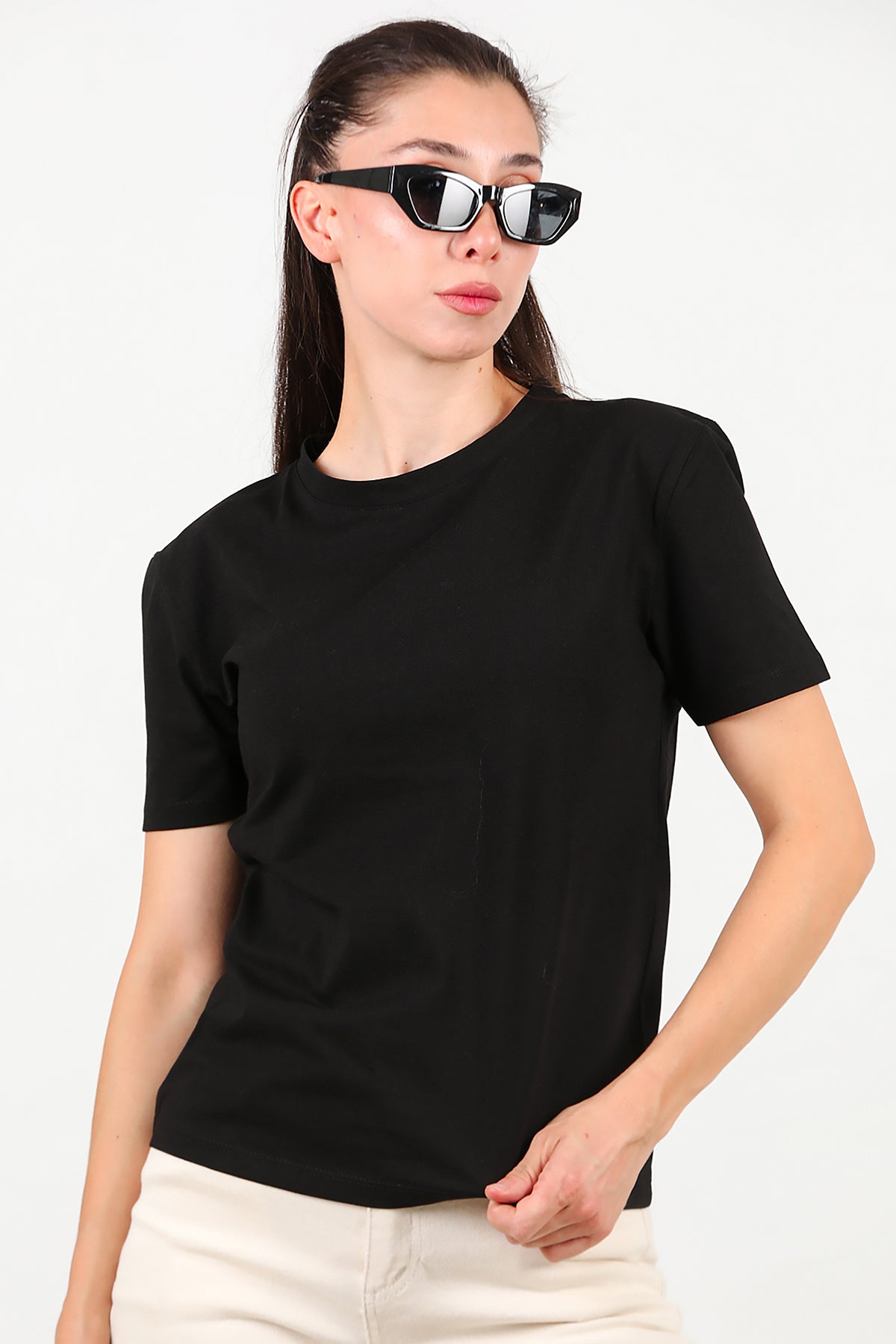 Kadın Bisiklet Yaka T-Shirt Siyah