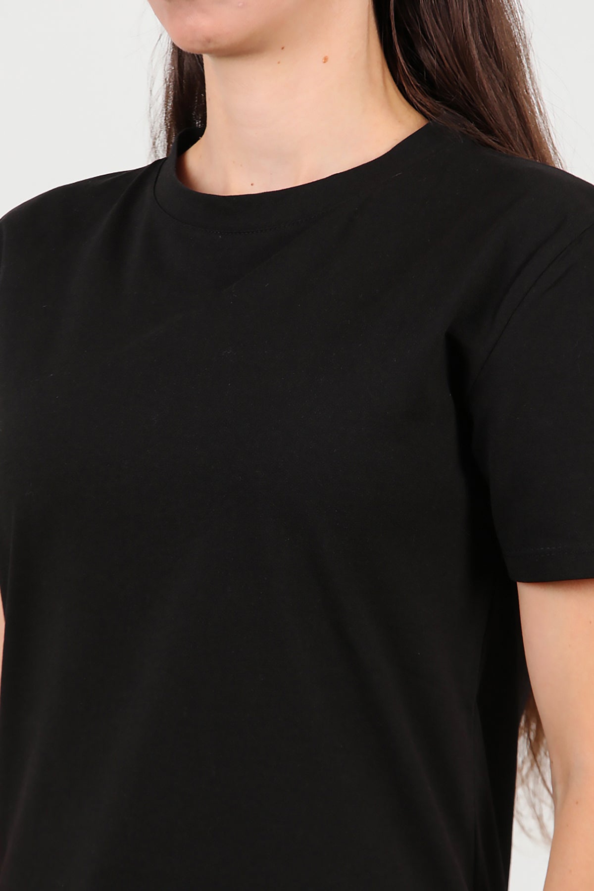 Kadın Bisiklet Yaka T-Shirt Siyah