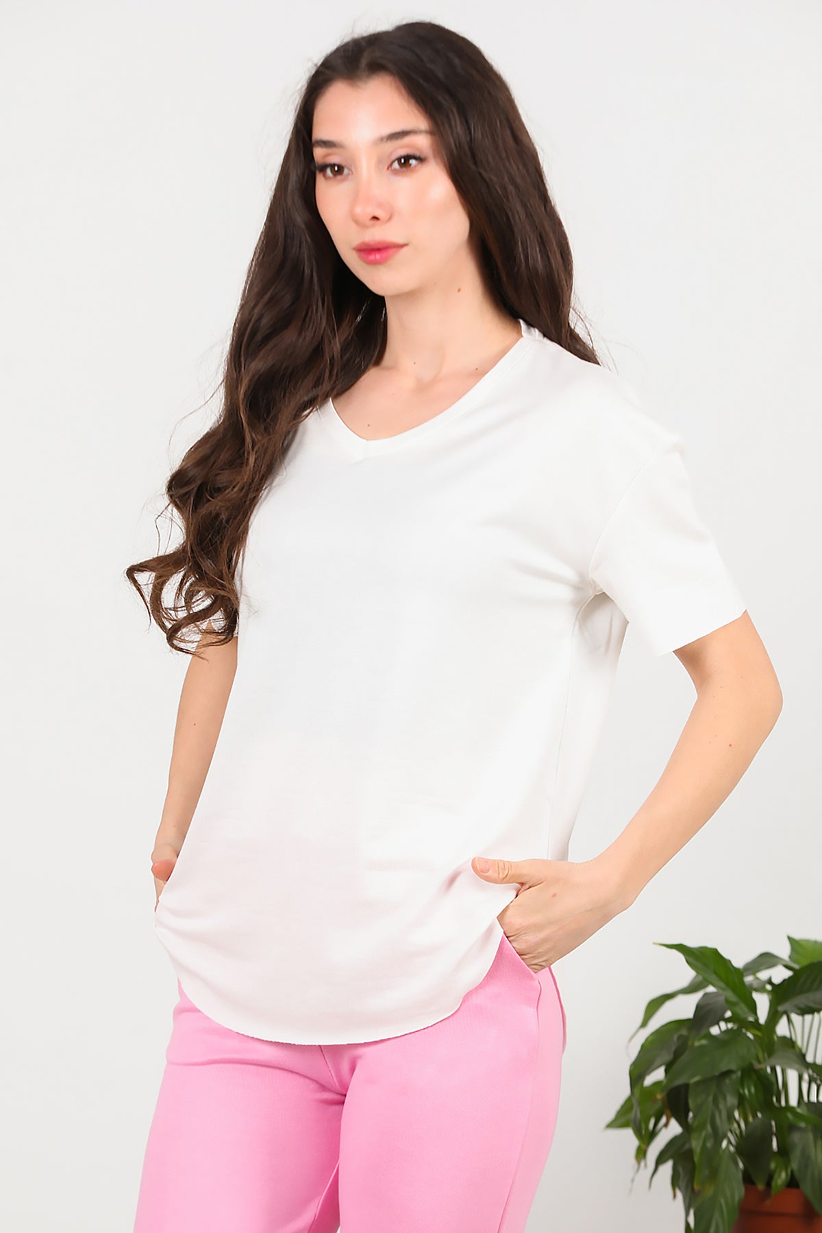 Kadın Eteği Oval V Yaka T-Shirt Ekru