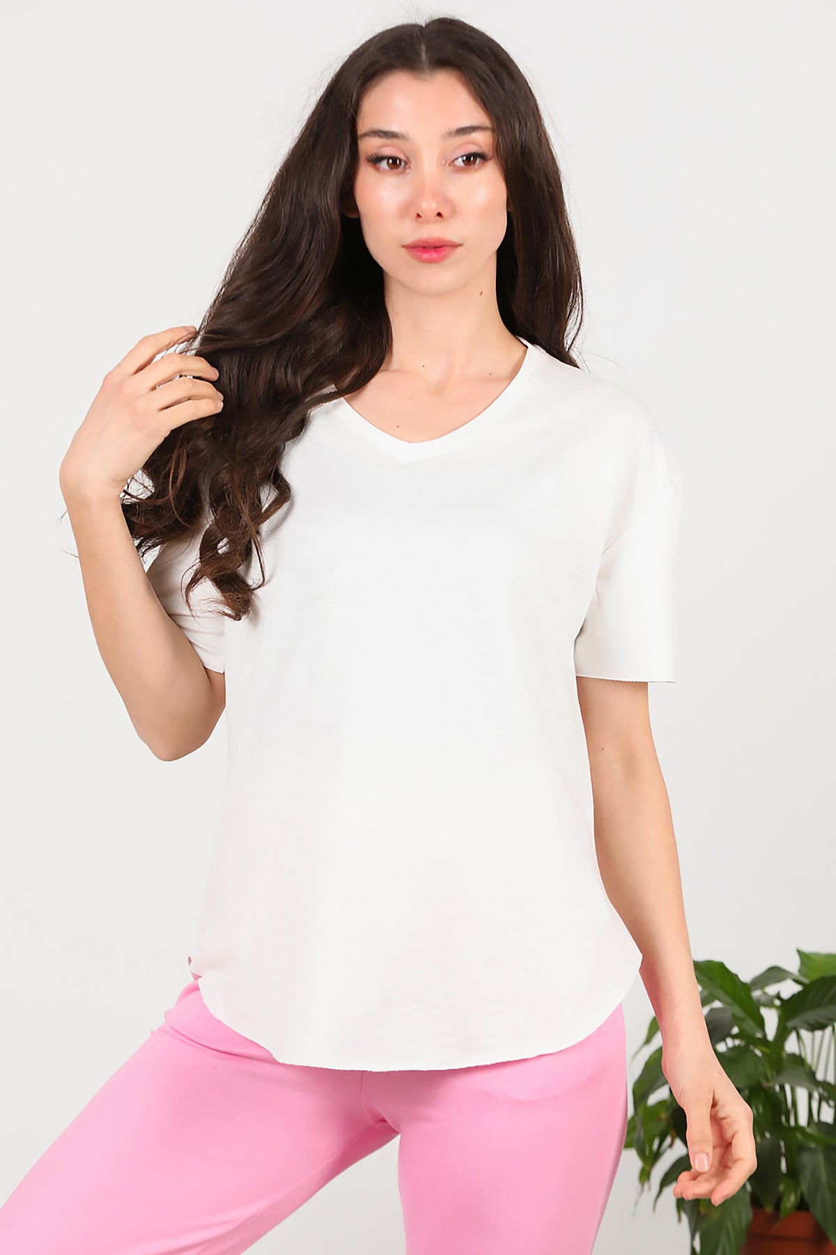 Kadın Eteği Oval V Yaka T-Shirt Ekru
