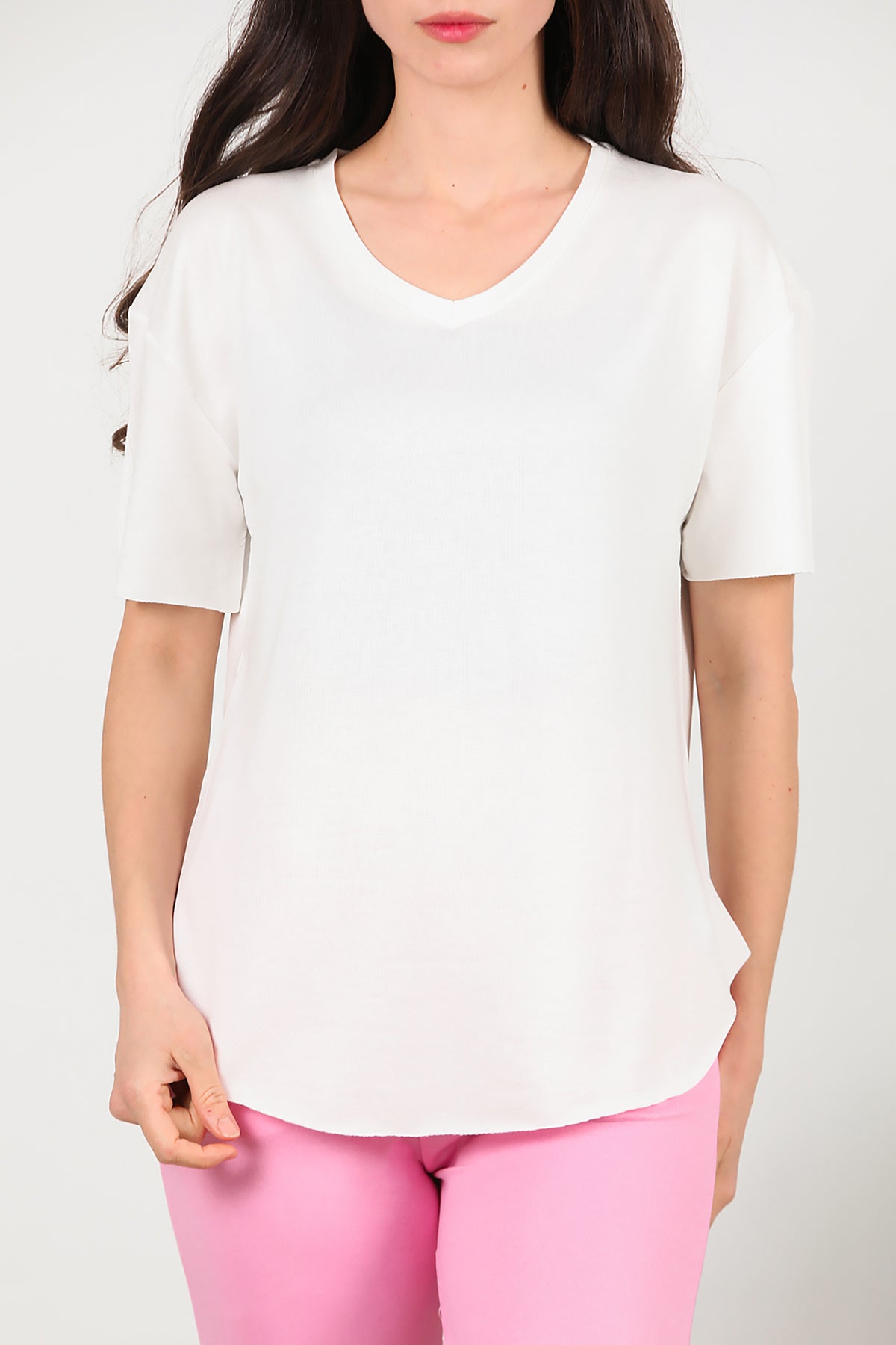 Kadın Eteği Oval V Yaka T-Shirt Ekru