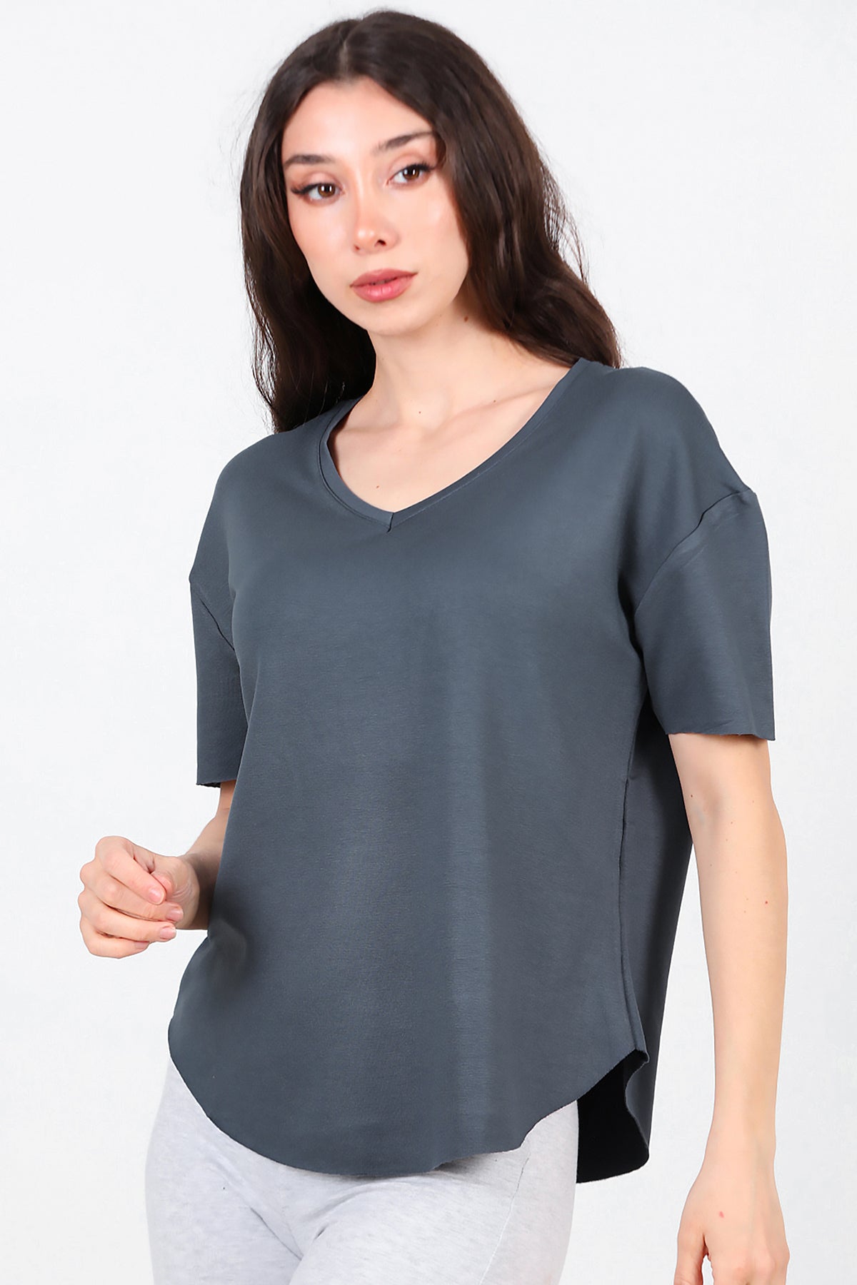 Kadın Eteği Oval V Yaka T-Shirt Füme