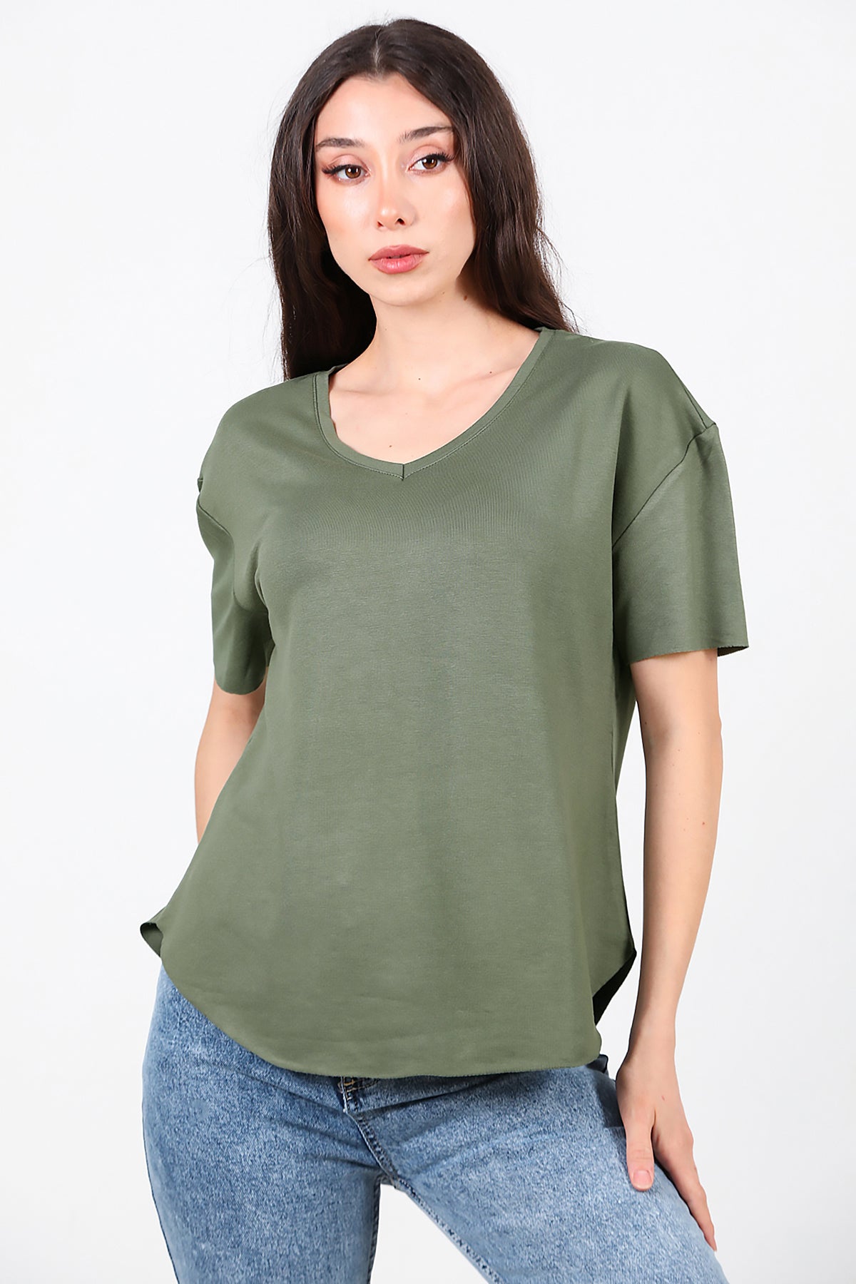 Kadın Eteği Oval V Yaka T-Shirt Haki