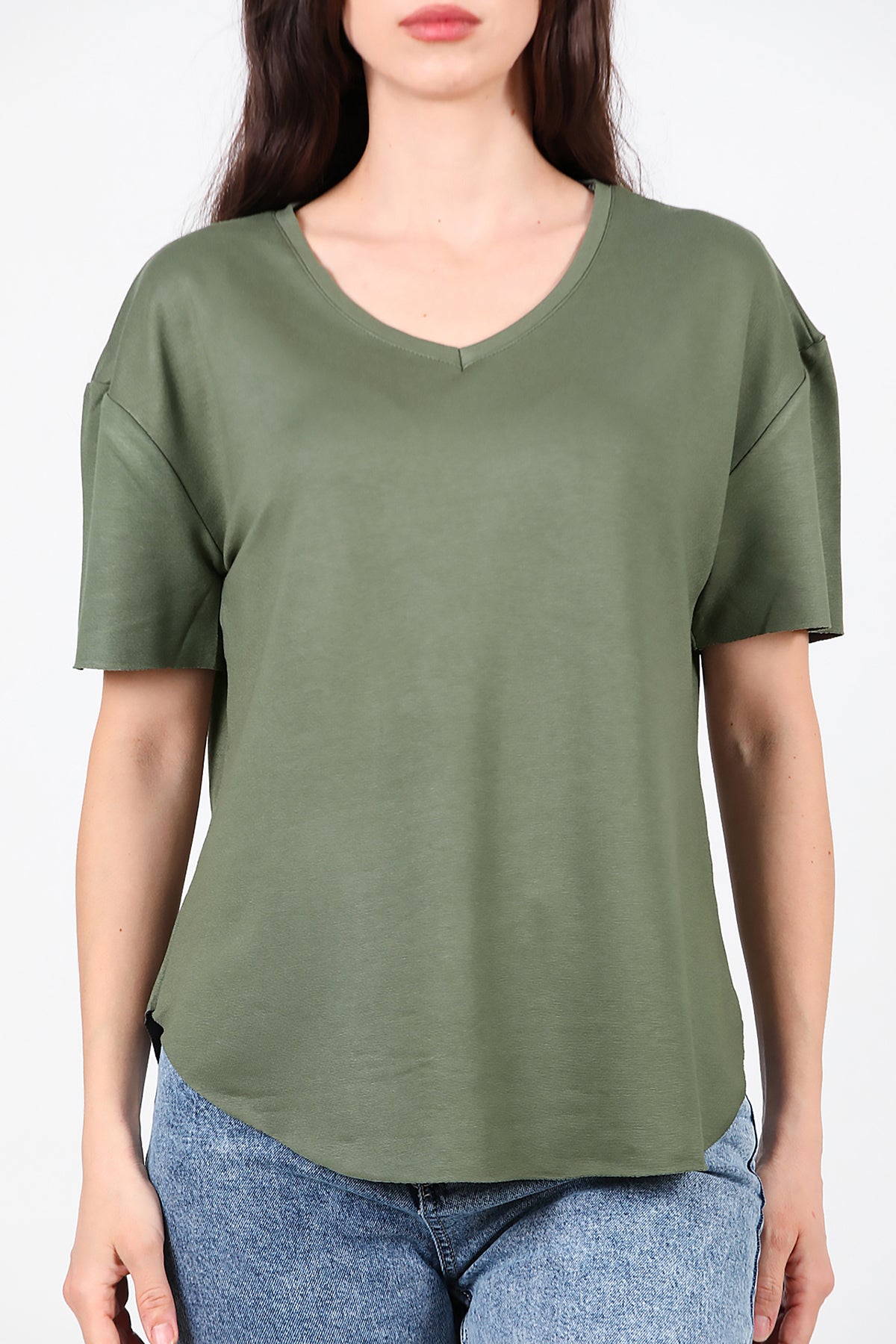 Kadın Eteği Oval V Yaka T-Shirt Haki