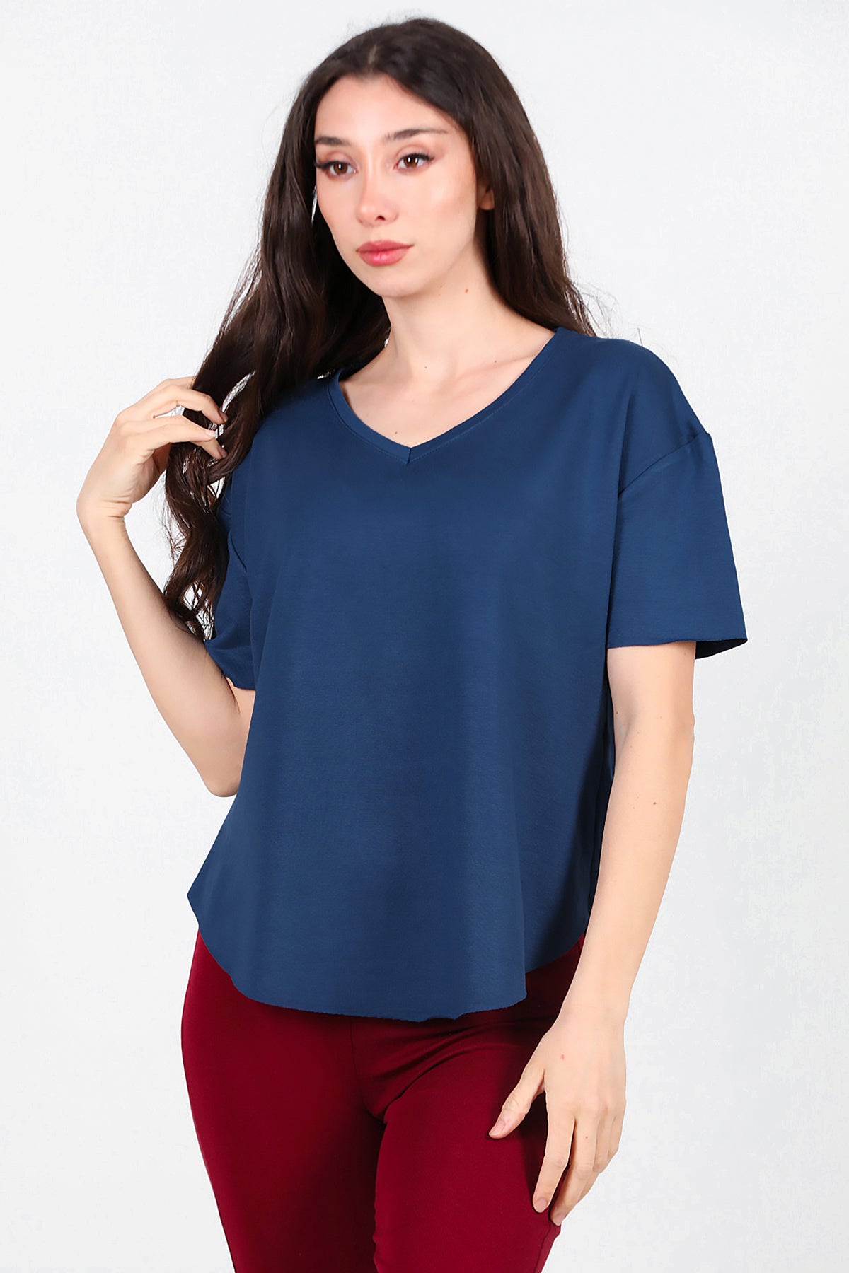 Kadın Eteği Oval V Yaka T-Shirt Lacivert