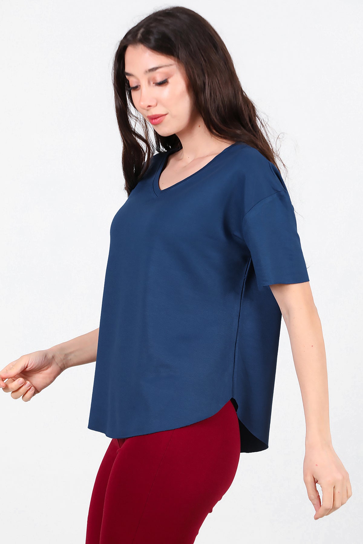 Kadın Eteği Oval V Yaka T-Shirt Lacivert