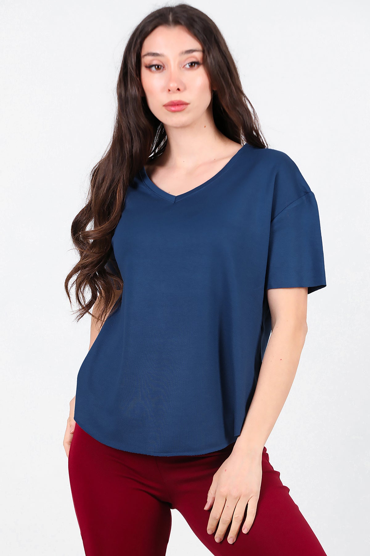 Kadın Eteği Oval V Yaka T-Shirt Lacivert