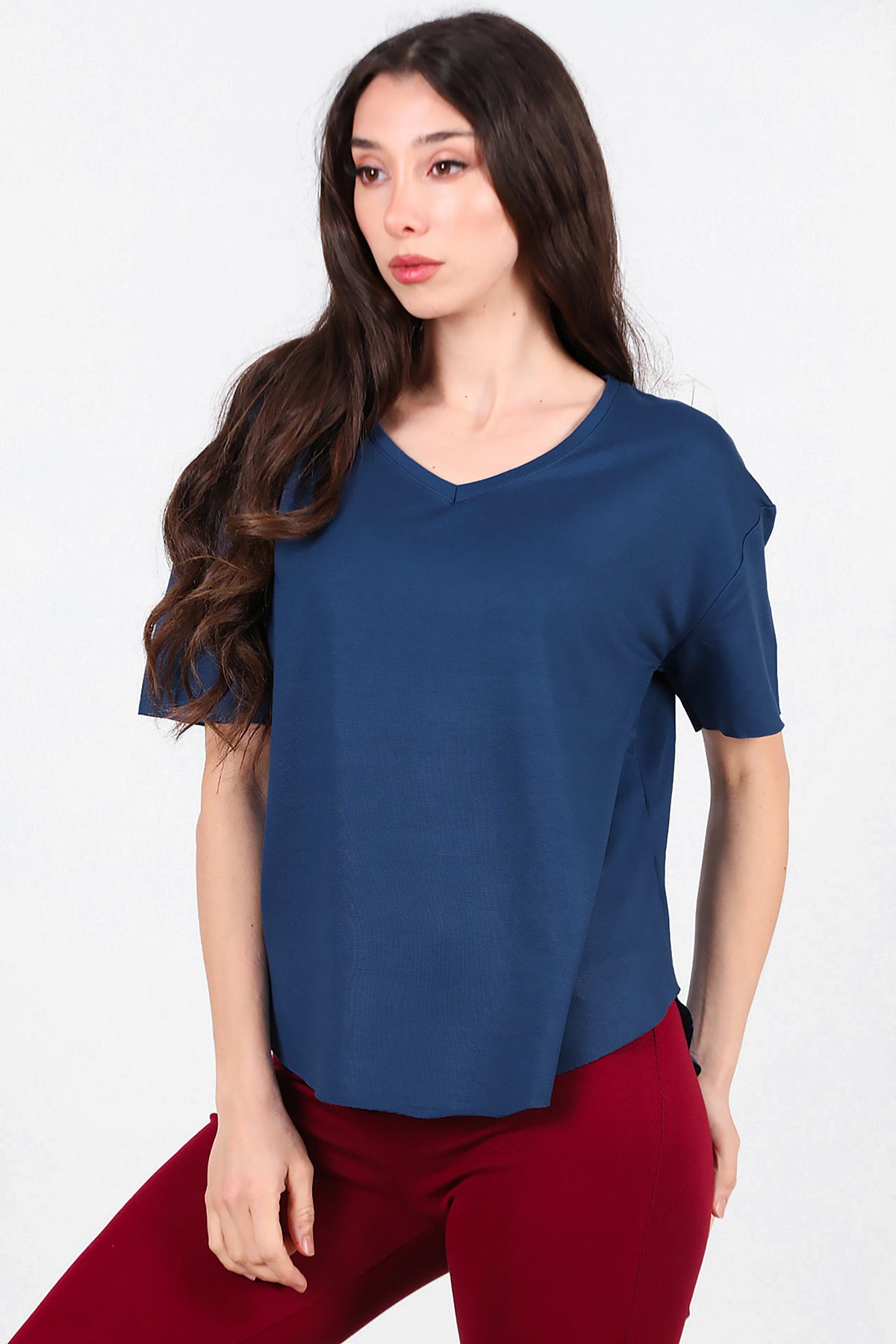 Kadın Eteği Oval V Yaka T-Shirt Lacivert