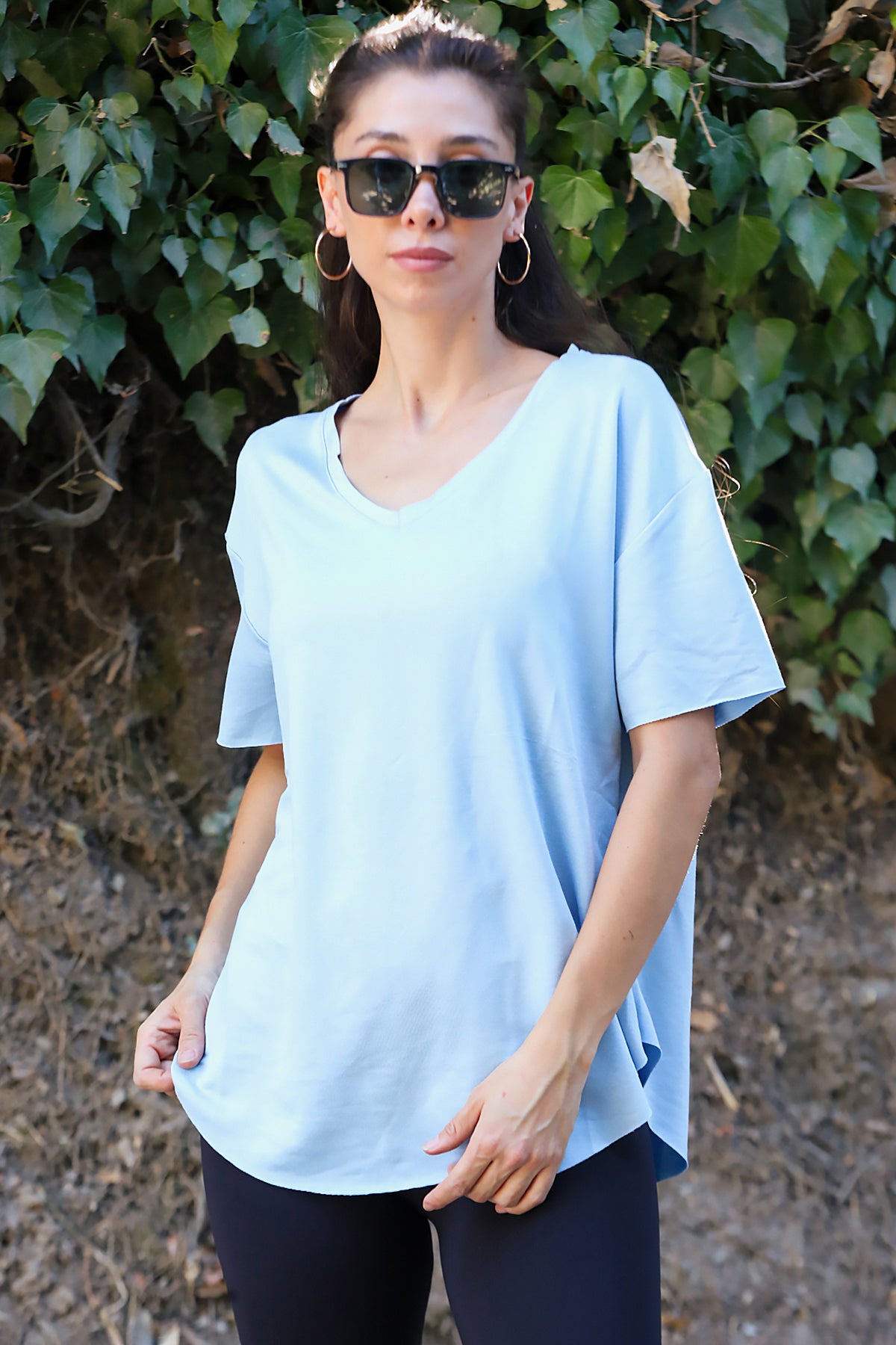 Kadın Eteği Oval V Yaka T-Shirt Mavi