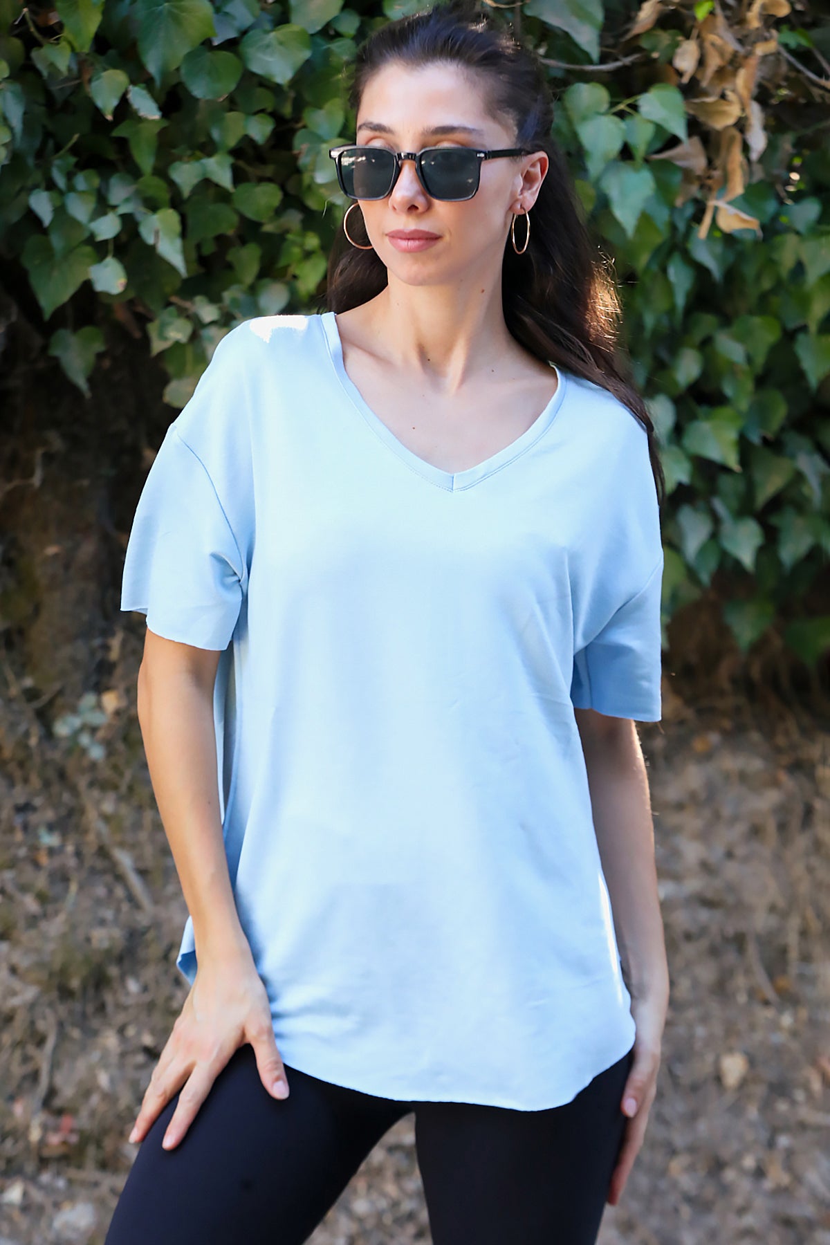 Kadın Eteği Oval V Yaka T-Shirt Mavi