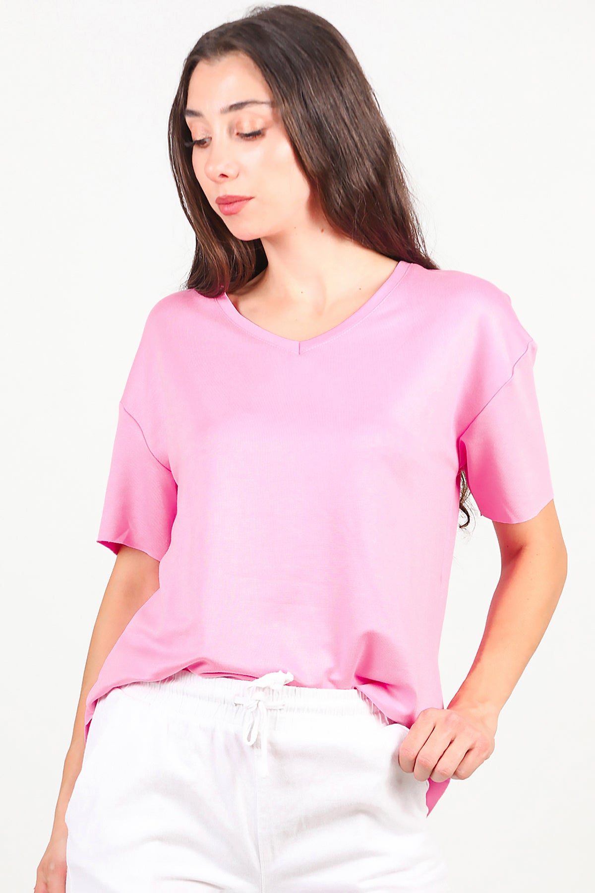 Kadın Eteği Oval V Yaka T-Shirt Pembe